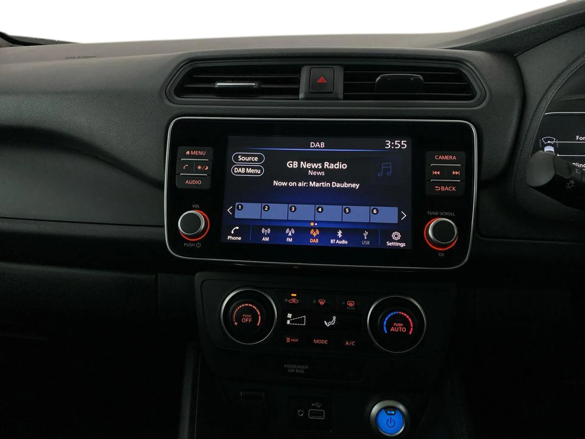 2023 Nissan Leaf thumbnail 10