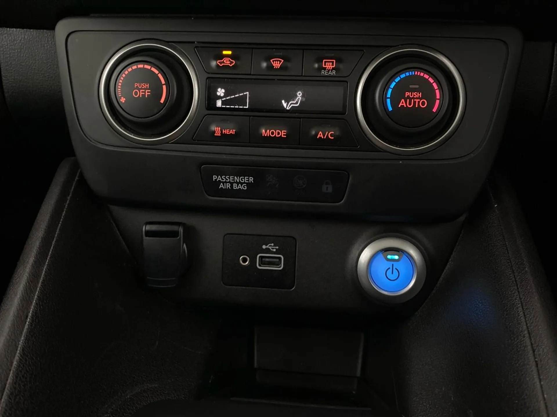 2023 Nissan Leaf thumbnail 19
