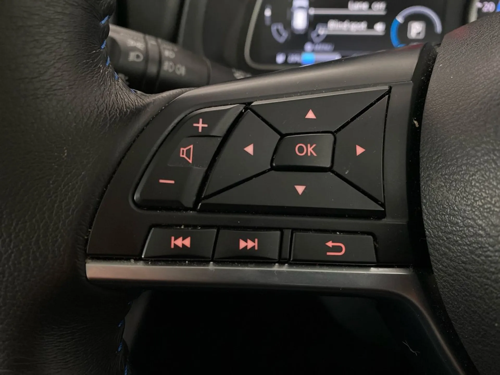 2023 Nissan Leaf thumbnail 20