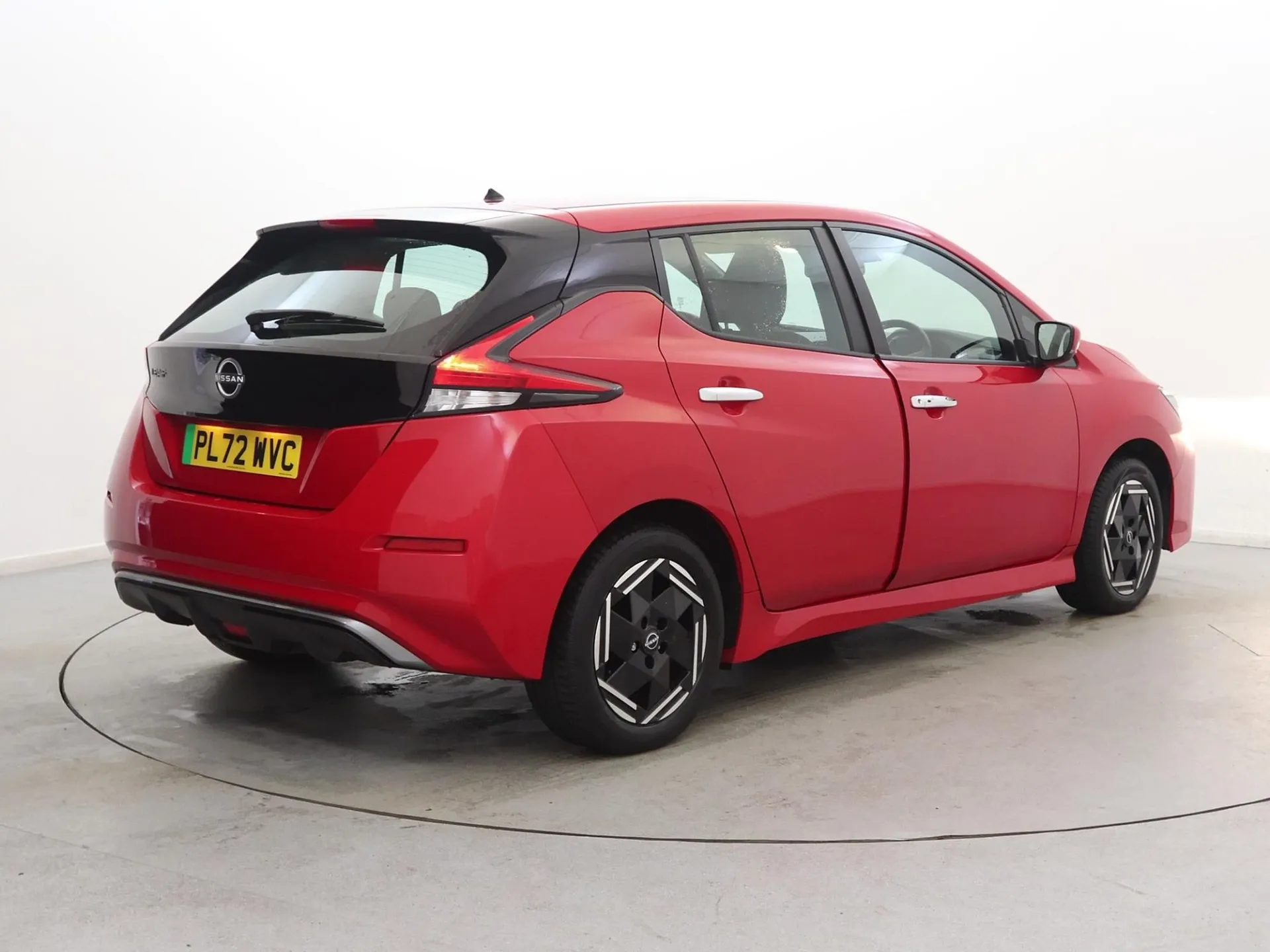 2022 Nissan Leaf thumbnail 5