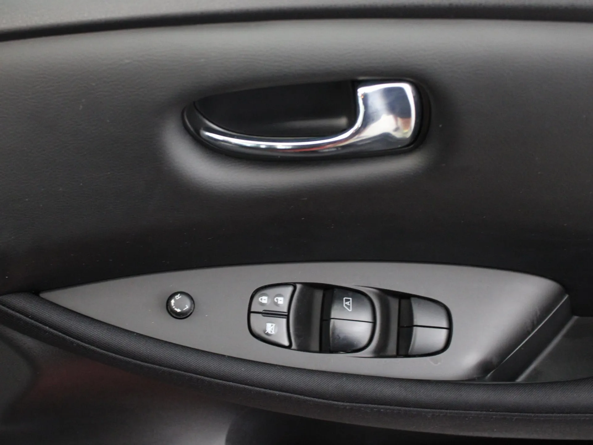2022 Nissan Leaf thumbnail 14