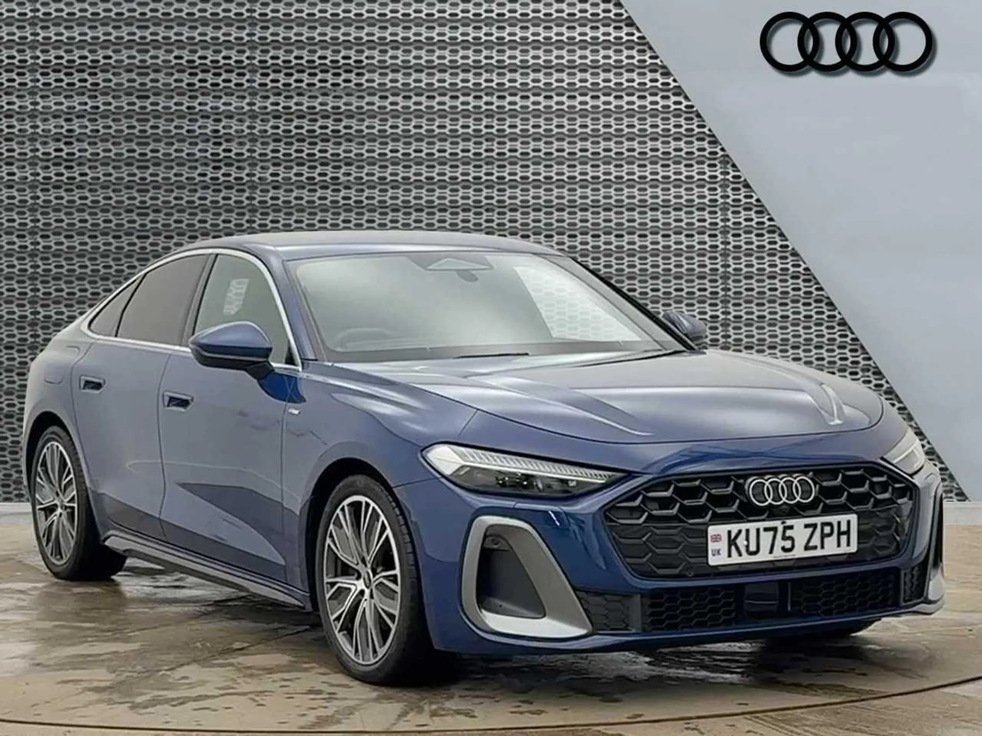 KU75ZPH Audi A5 2.0 TFSI S line Saloon S Tronic Euro 6 (s/s) 5dr Image #1