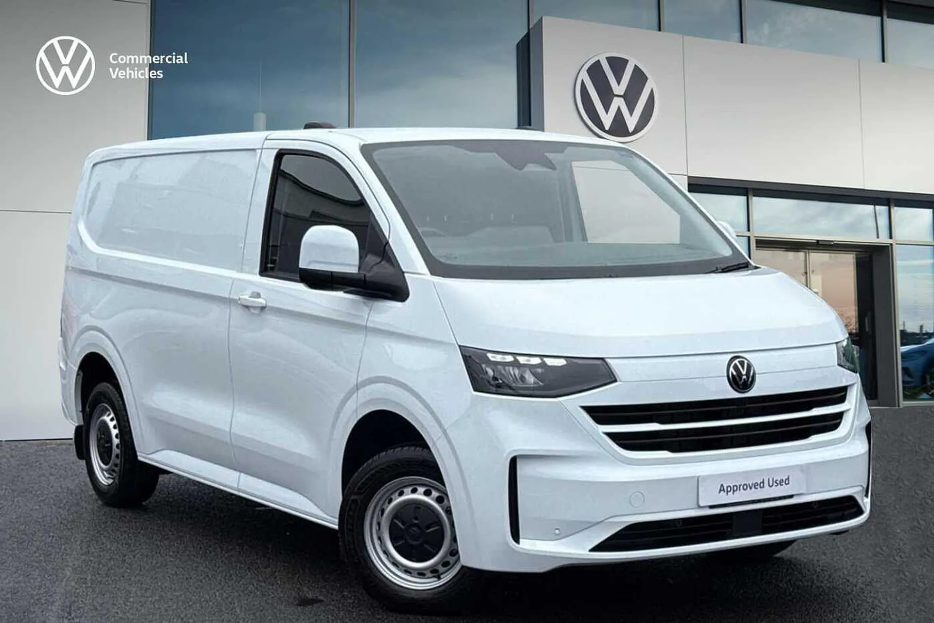 BG25EFB Volkswagen Transporter Commerce Plus 2.0 TDI 110 PS 6sp Manual Image #1