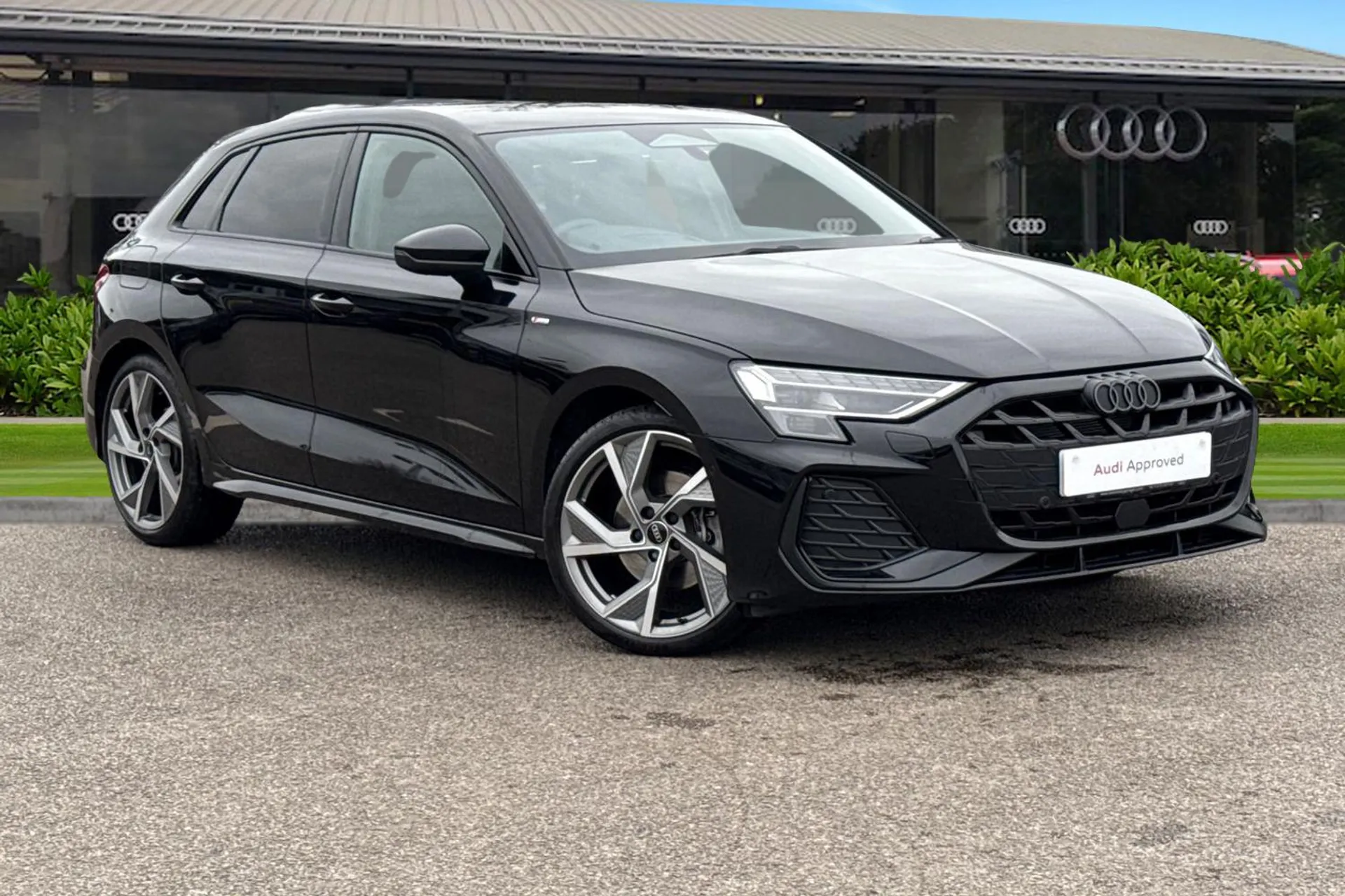 アウディ Audi A3 Sportback Audi A3 Sportback > アウディジャパン