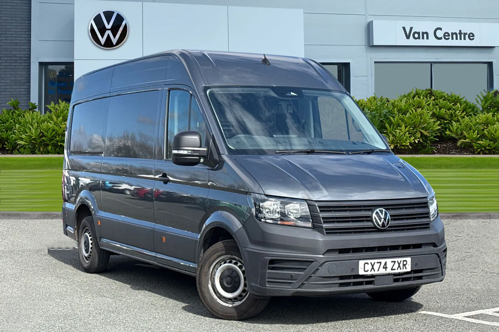 CX74ZXR Volkswagen Crafter 2.0 TDI CR35 Commerce FWD MWB High Roof Euro 6 (s/s) 5dr Image #1