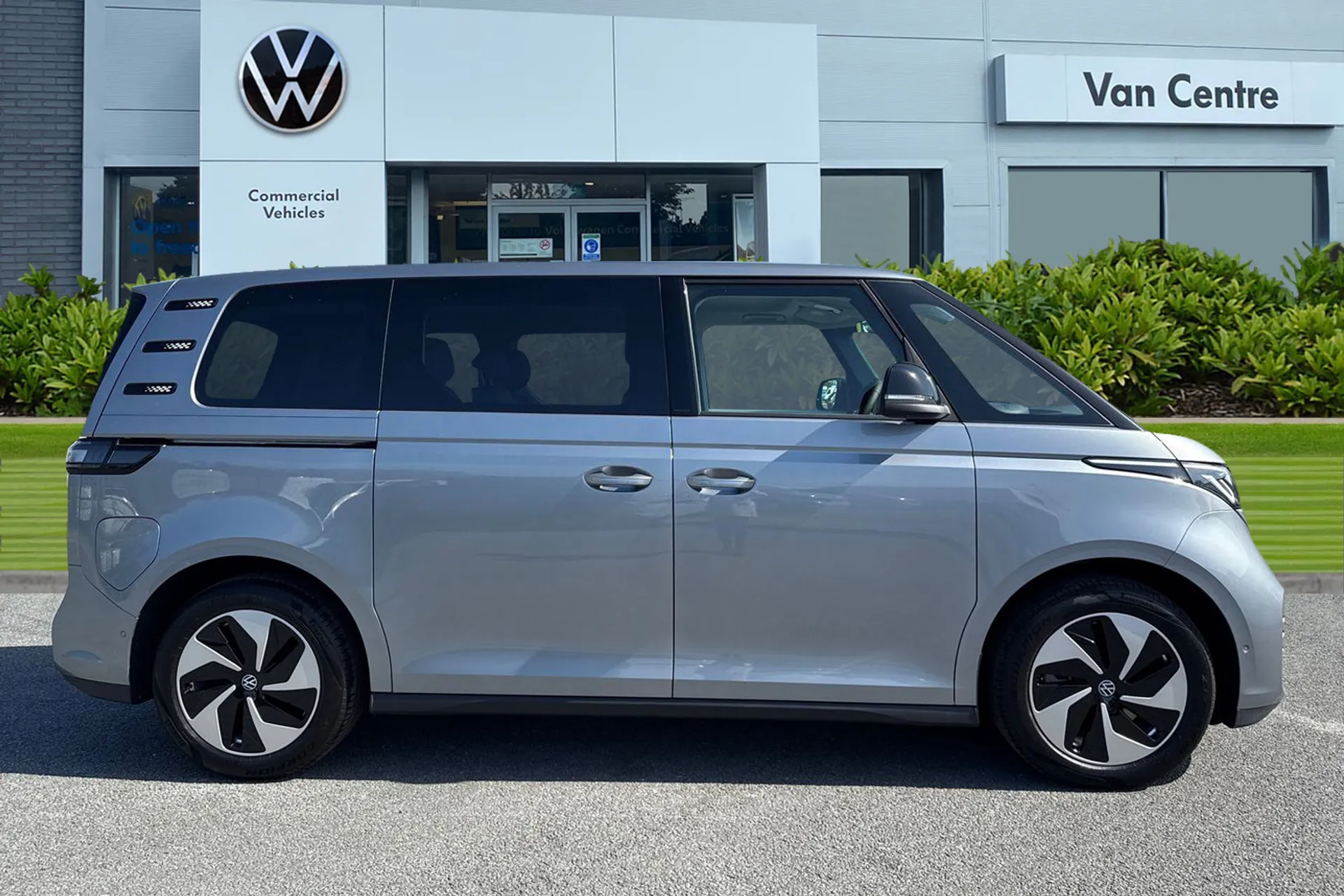 DG26BTY Volkswagen ID. Buzz ID. Buzz Life 5-seat SWB 286 PS 79 kWh