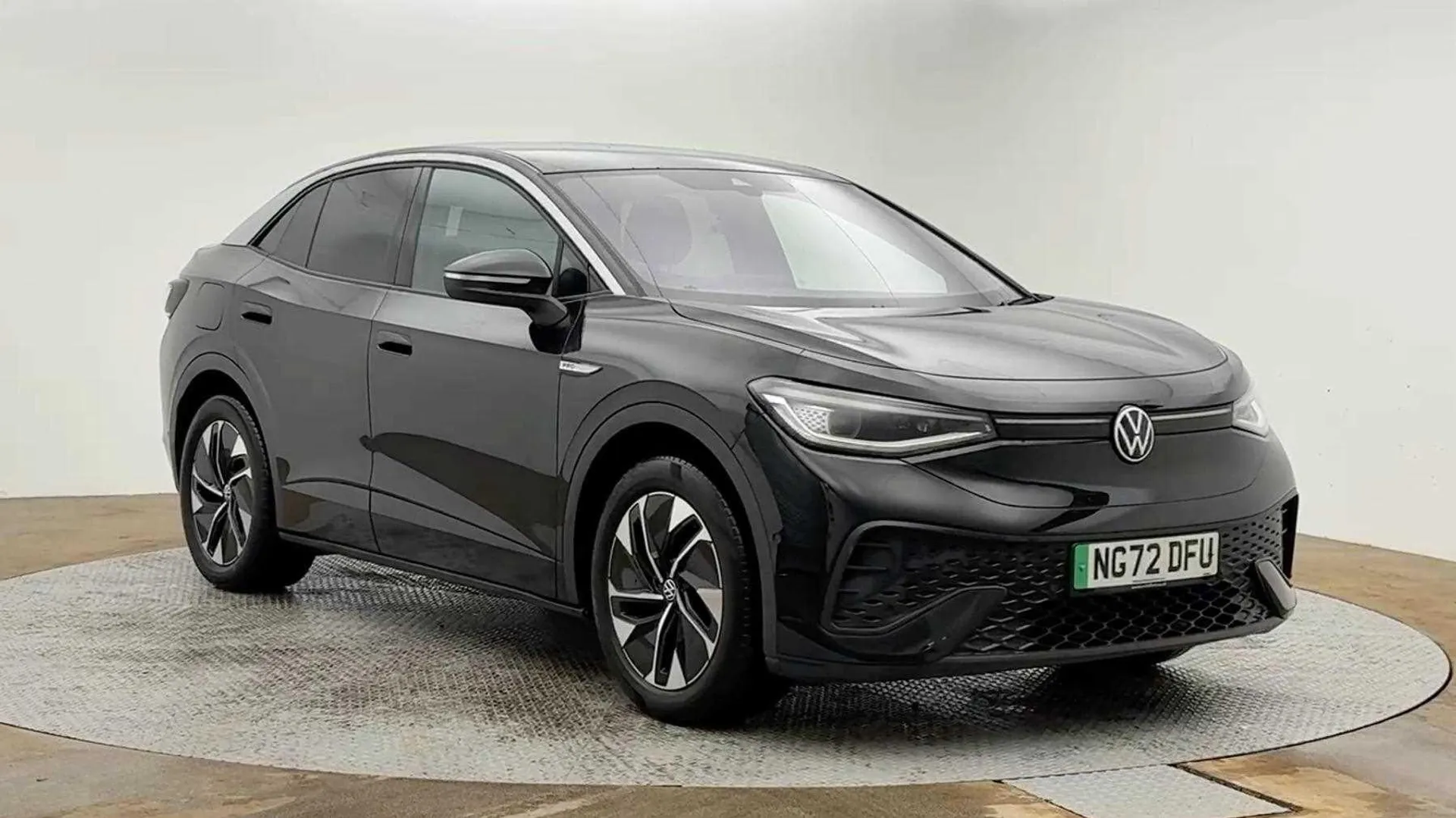 NG72DFU Volkswagen ID.5 Pro 77kWh Style Auto 5dr Image #1