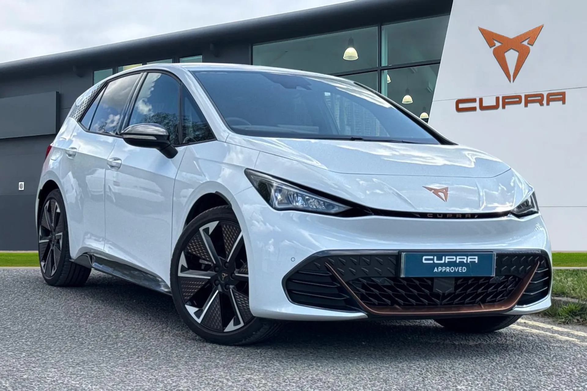 ゅゅ DA25ZHZ CUPRA Born e-Boost 79kWh V3 Auto 5dr in stock at CUPRA Crewe