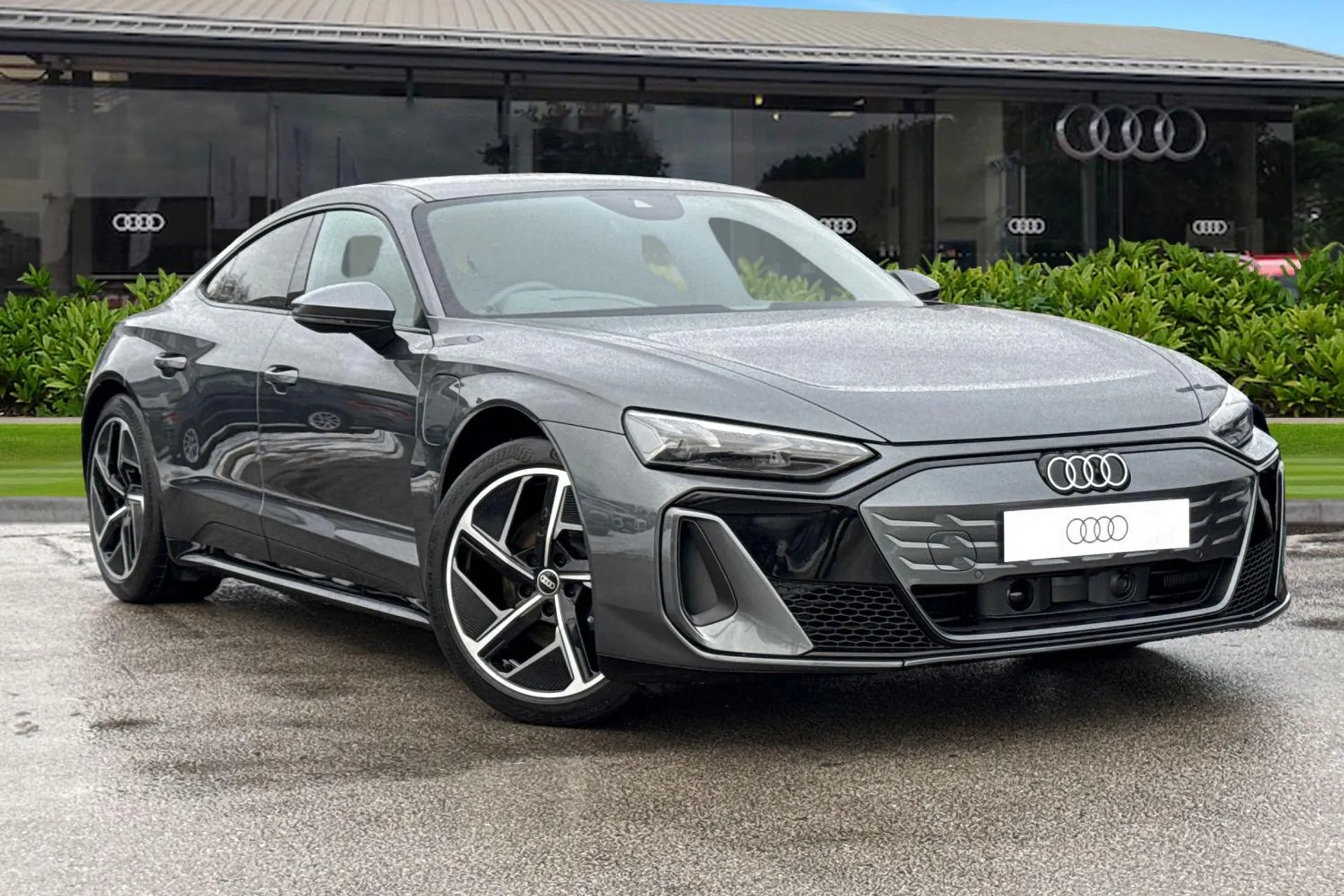 Audi e-tron GT 105kWh Auto quattro 4dr Image #1