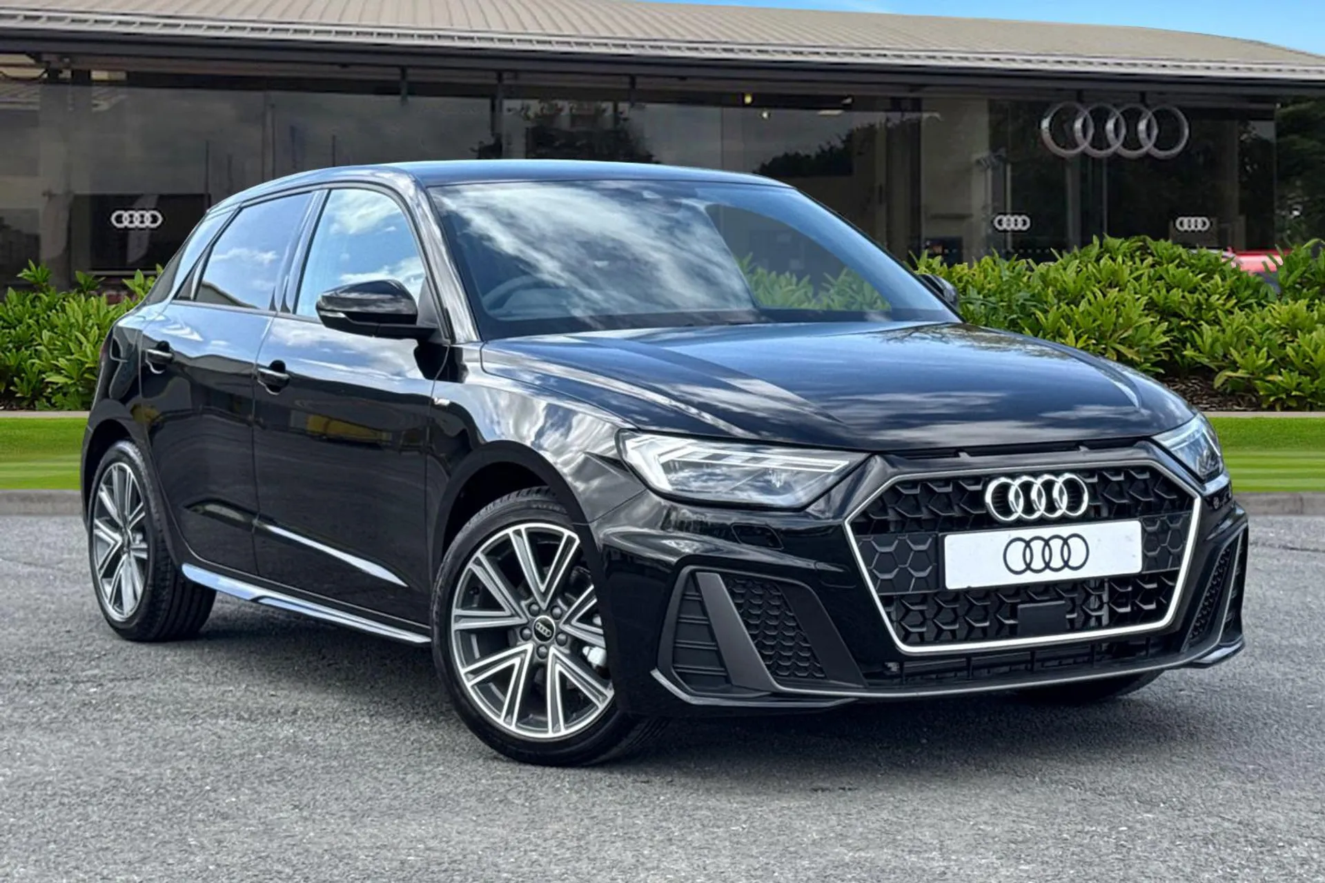  Audi A1 1.0 TFSI 30 S line Sportback Euro 6 (s/s) 5dr Image #1