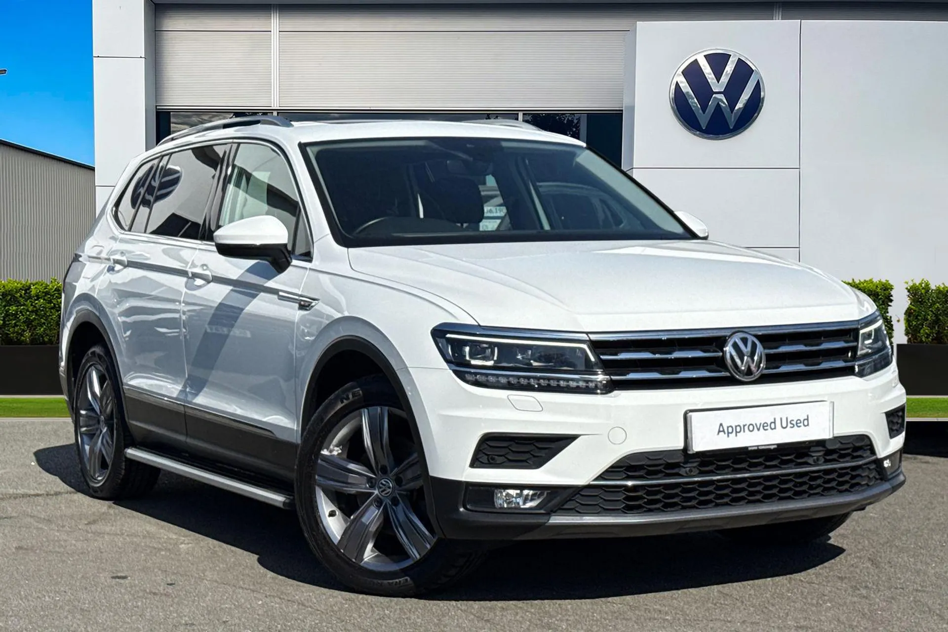 DU18AJX Volkswagen Tiguan Allspace 2.0 TDI 4Motion SEL 5dr DSG Image #1