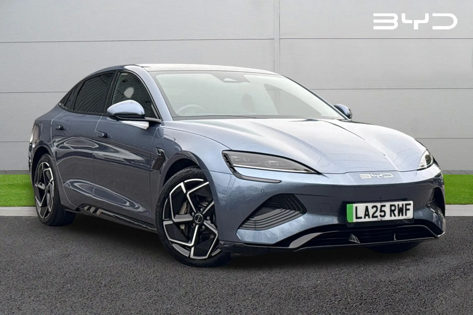 LA25RWF BYD SEAL 82.5kWh Design Auto 4dr Image #1