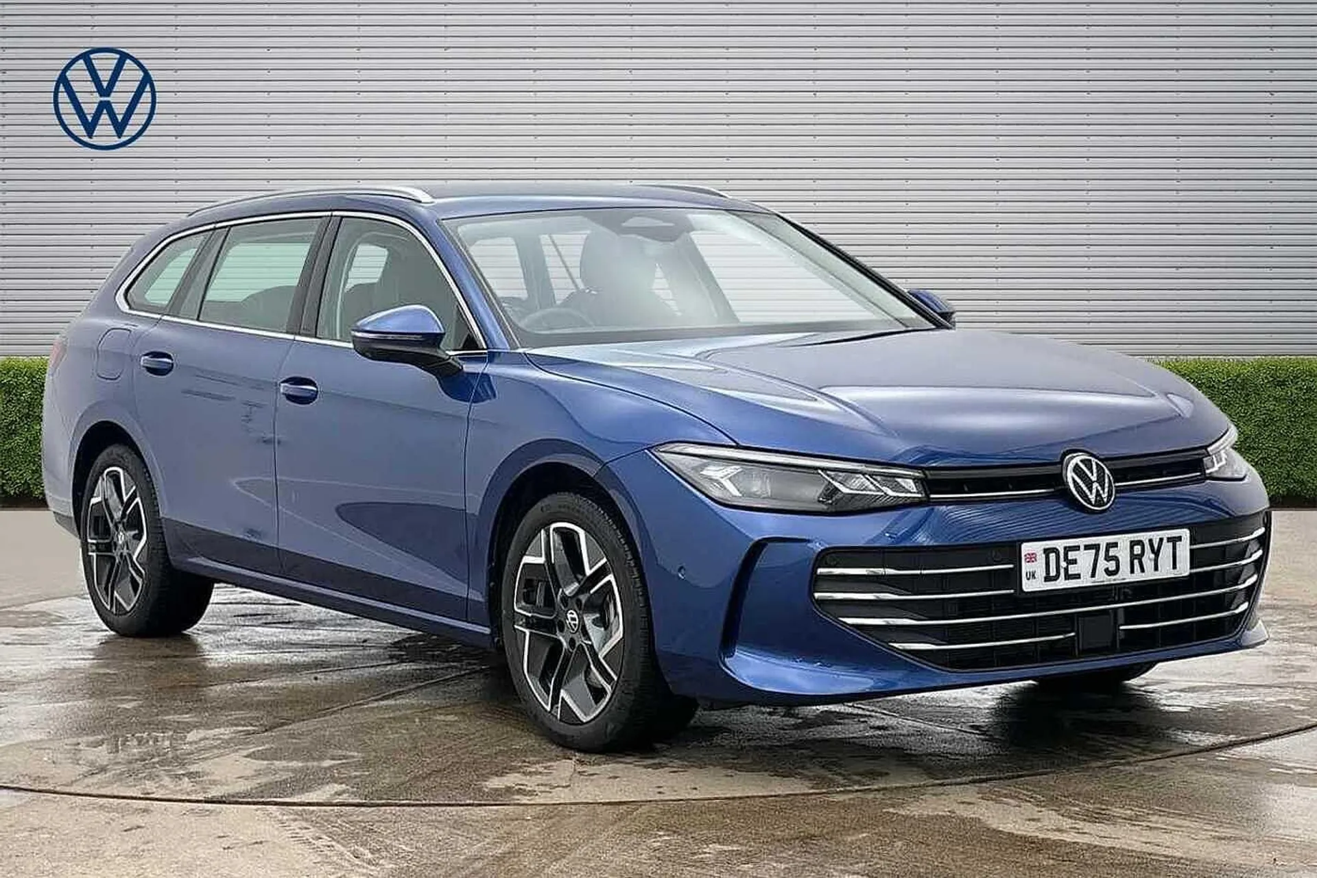 DE75RYT Volkswagen Passat 1.5 TSI eHybrid 204PS Life 5dr DSG ⭐Drivers assistance pack, 18' York Alloy Image #1