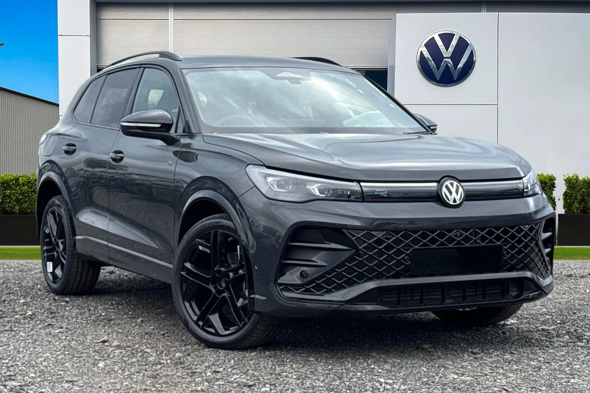  Volkswagen Tiguan 1.5 eTSI MHEV Black Edition DSG Euro 6 (s/s) 5dr Image #1
