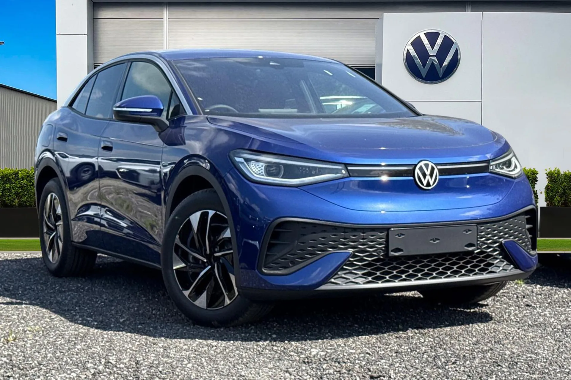  Volkswagen ID.4 Pro 77kWh Match Auto 4Motion 5dr Image #1
