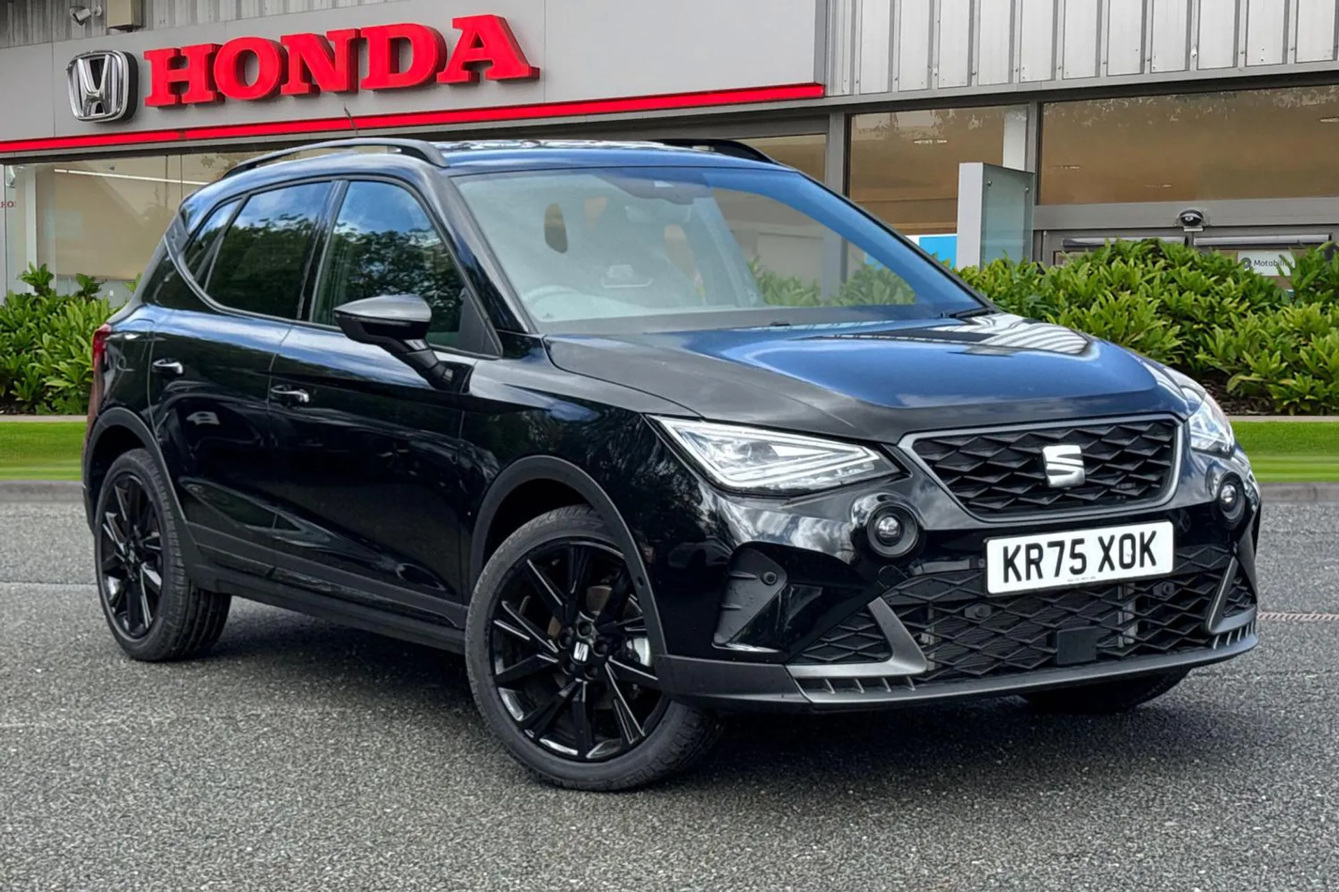 KR75XOK SEAT Arona 1.0 TSI FR Black Edition DSG Euro 6 (s/s) 5dr Image #1