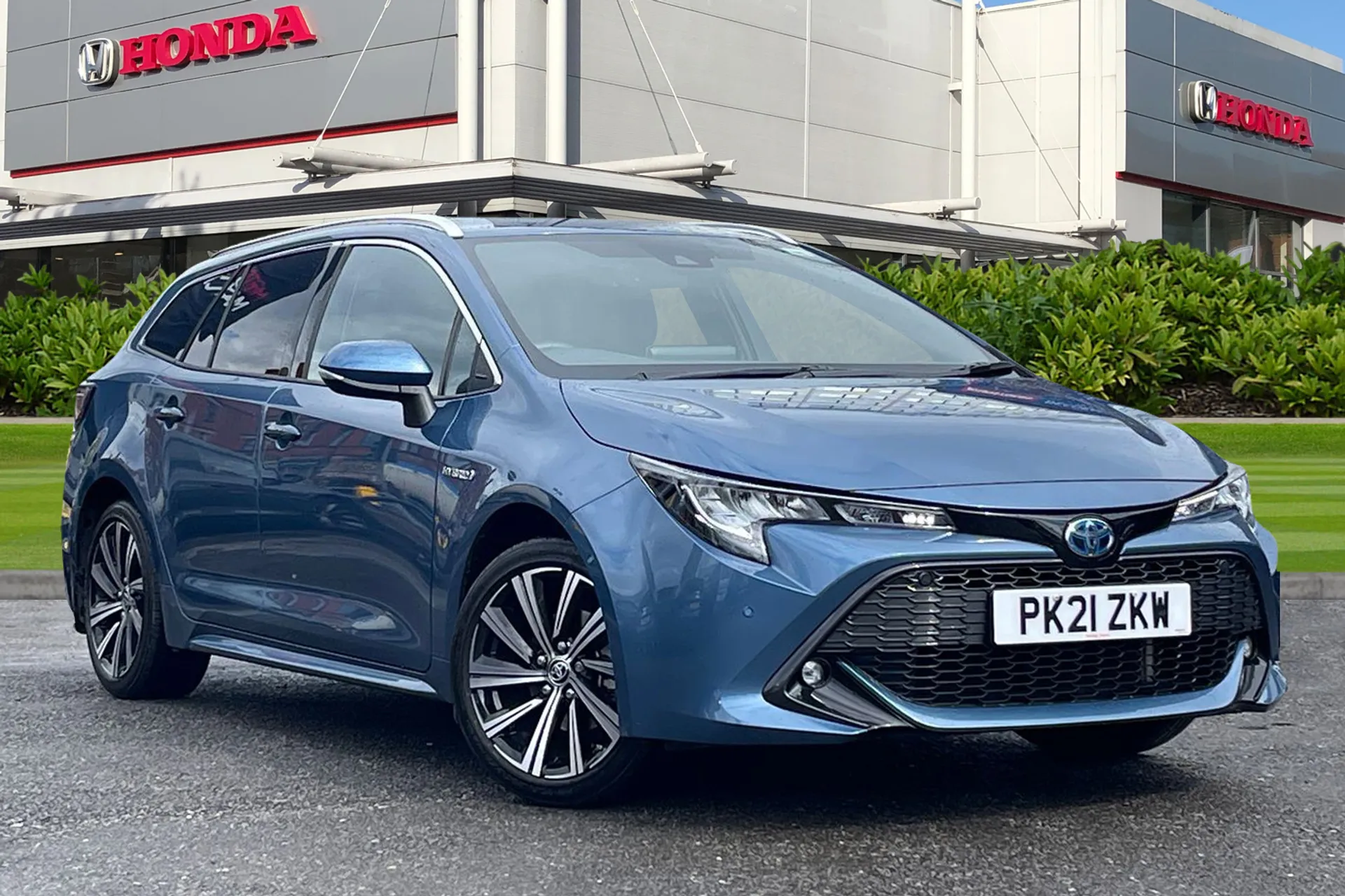 PK21ZKW Toyota Corolla Estate 1.8 VVT-i Design Hybrid in stock at ...