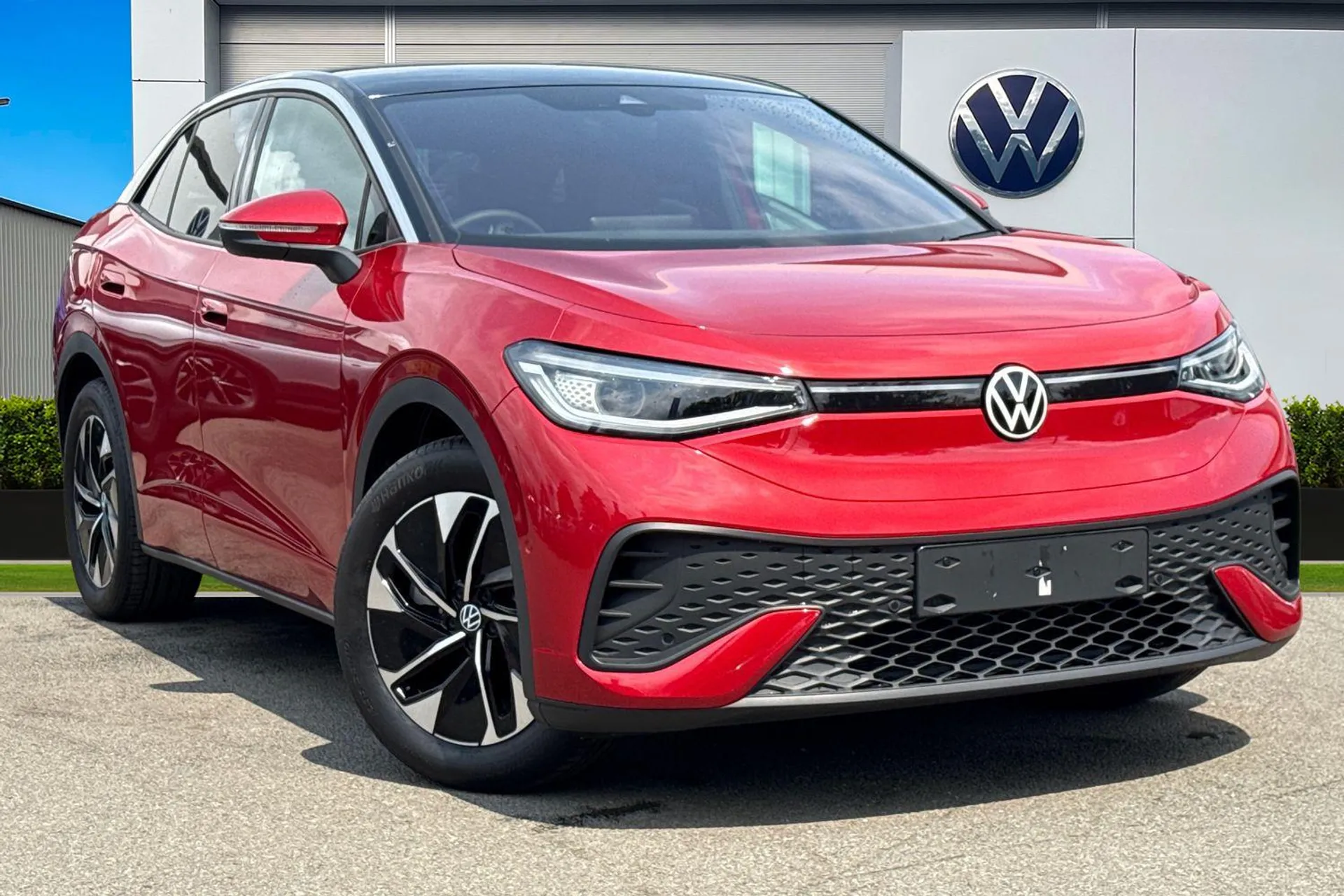 Volkswagen ID.5 Pro 77kWh Match Auto 5dr Image #1