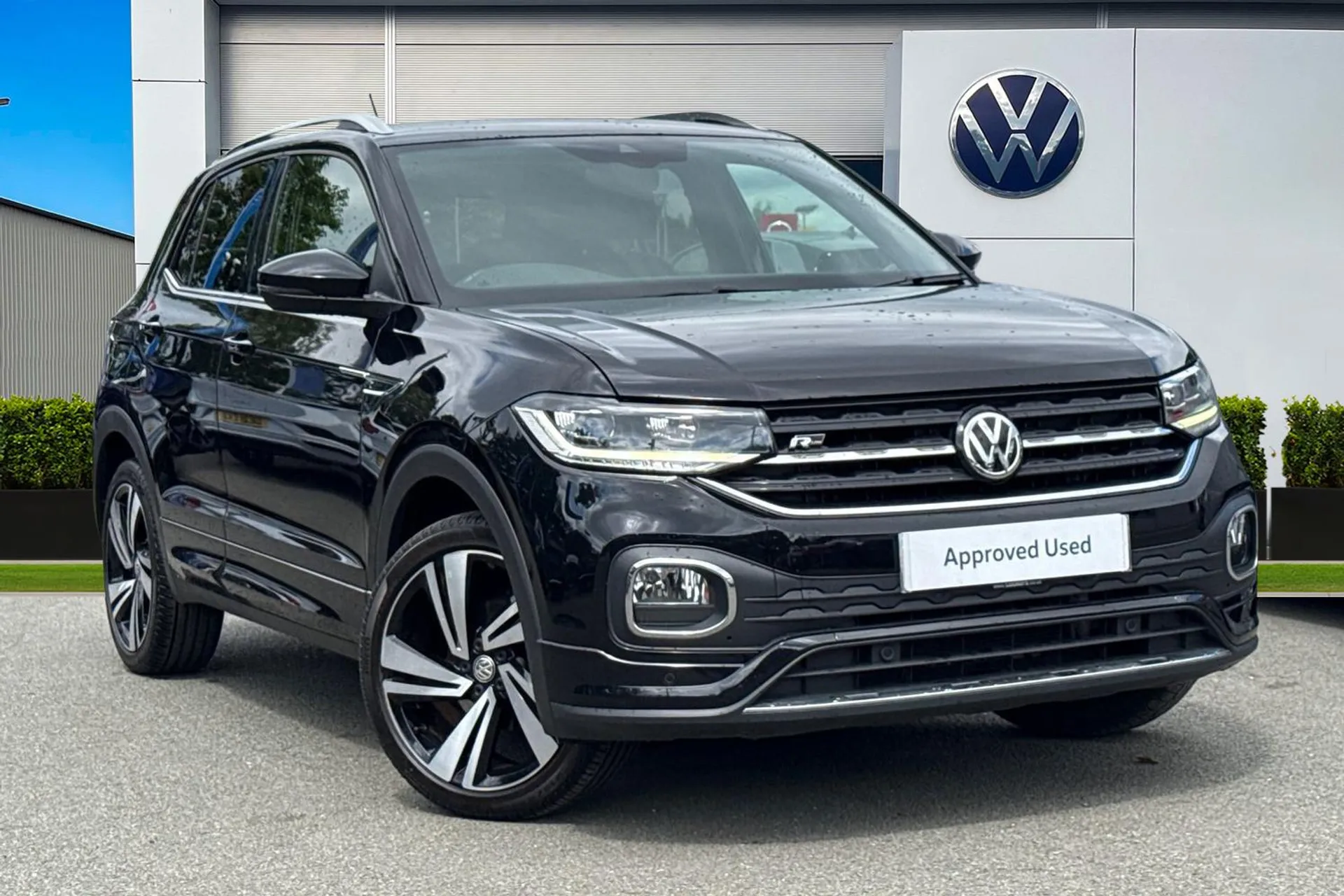 LB20EZE Volkswagen T-Cross 1.0 TSI (115ps) R-Line | Rear View Camera in ...