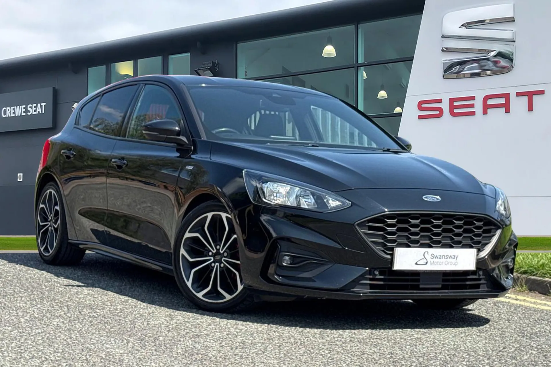 MX68UOE Ford Focus 1.5 EcoBlue ST-Line X Auto Euro 6 (s/s) 5dr Image #1