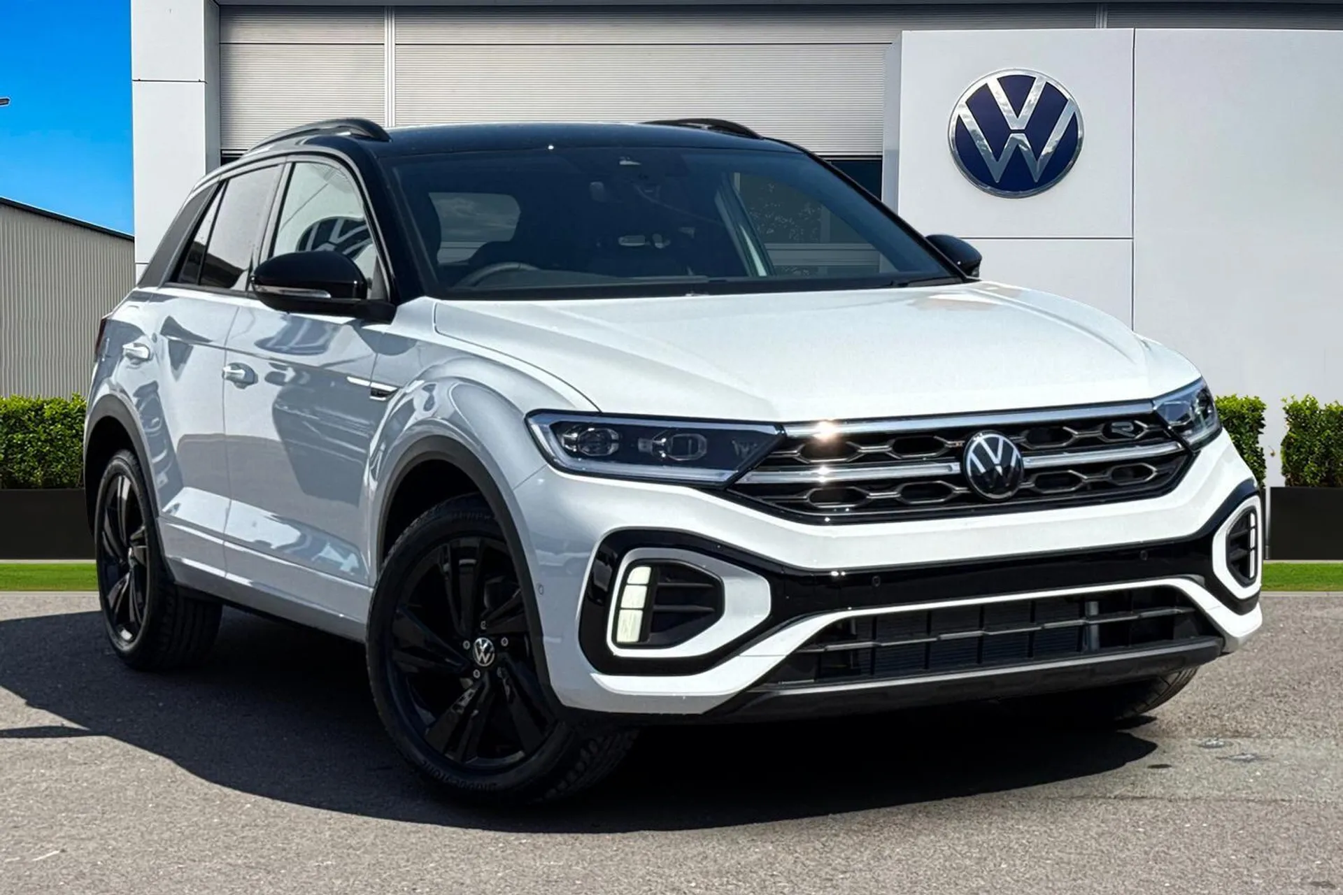 Volkswagen T-Roc 1.5 TSI Black Edition DSG Euro 6 (s/s) 5dr Image #1