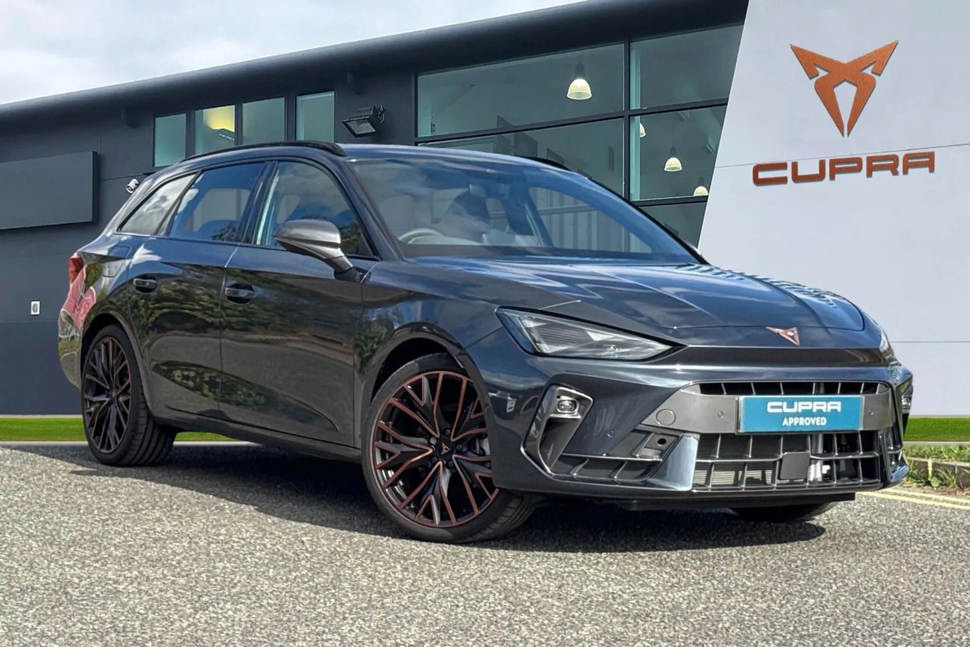 KW25OKG CUPRA Leon 1.5 eTSI V3 DSG Euro 6 (s/s) 5dr Image #1