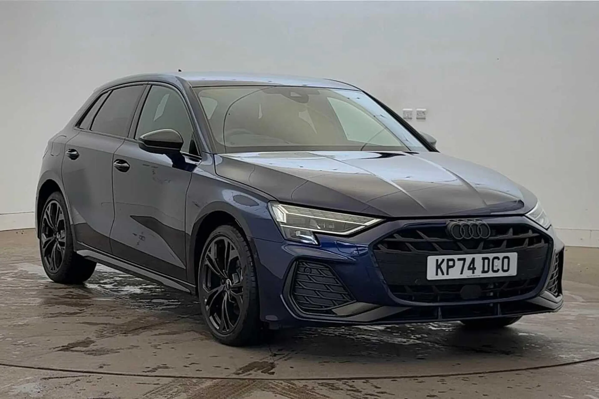 KP74DCO Audi A3 Black Edition 40 TFSI e  204 PS S tronic Image #1