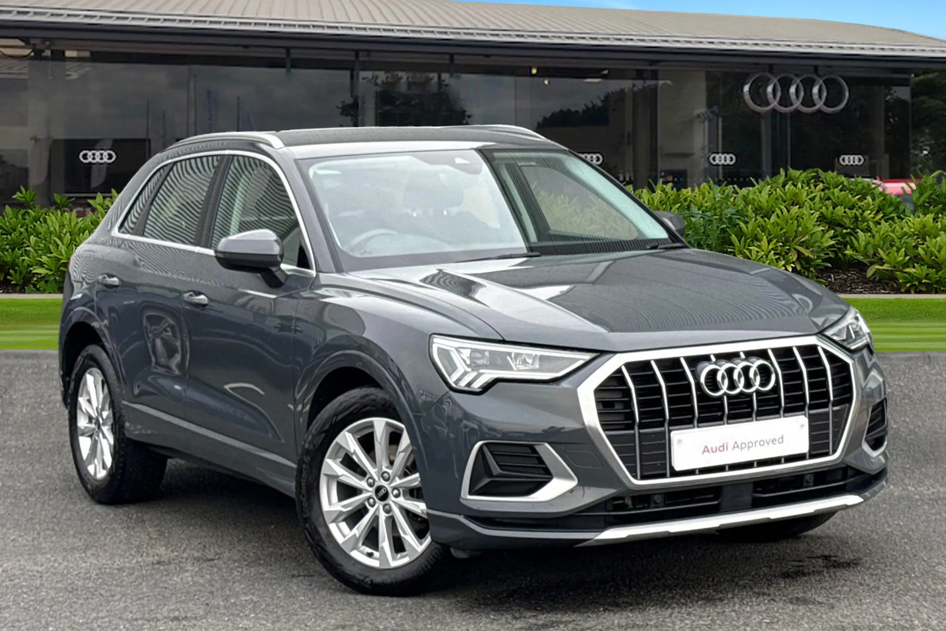 NV22ZJZ Audi Q3 Sport 35 TDI  150 PS S tronic Image #1