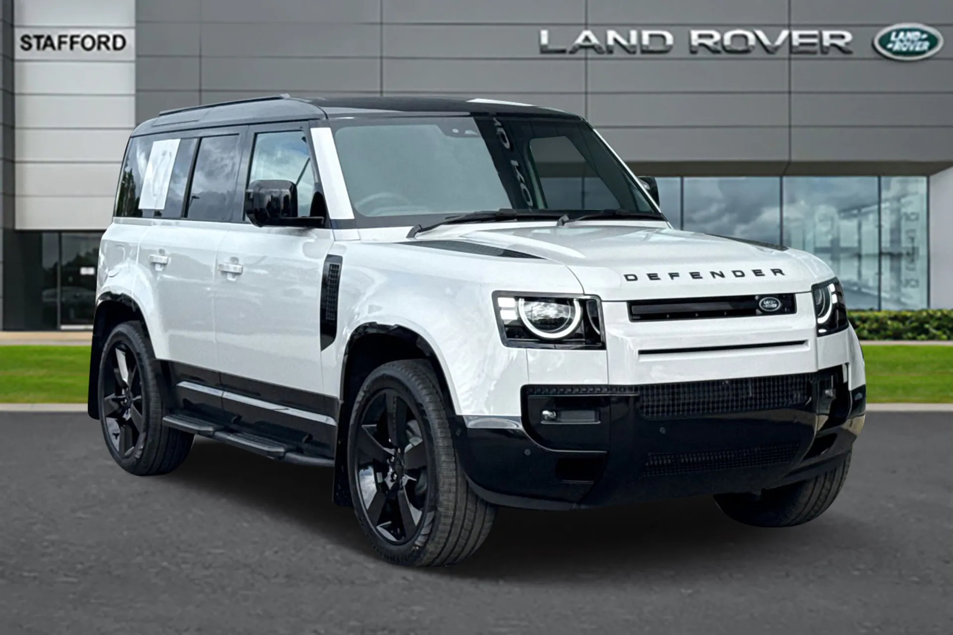Land Rover Defender 110 3.0 D250 MHEV X-Dynamic HSE Auto 4WD Euro 6 (s ...