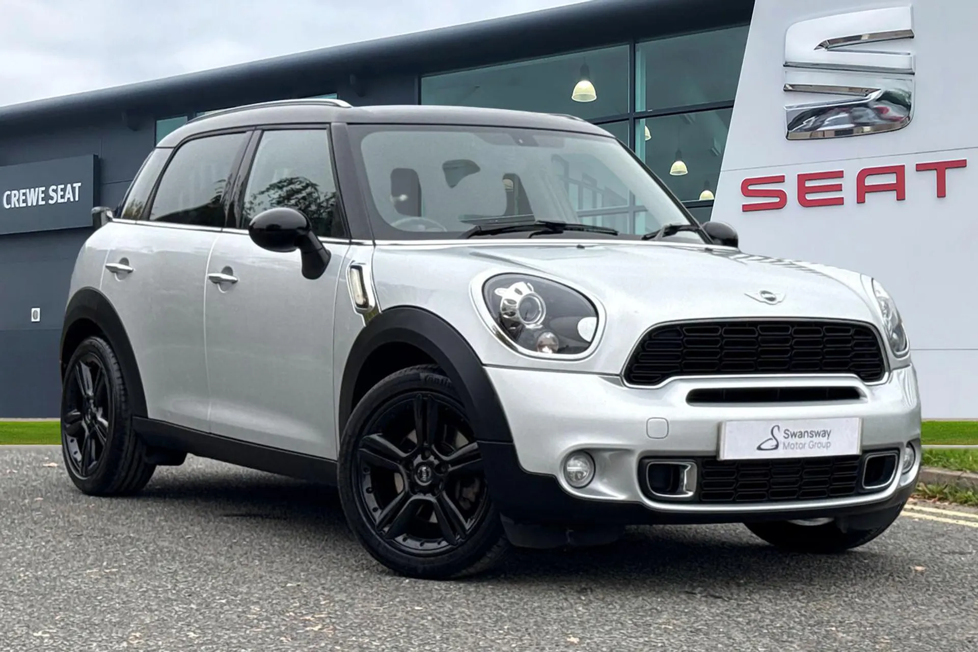 ML63BBK Mini Countryman 1.6 Cooper S Auto Euro 5 5dr Image #1