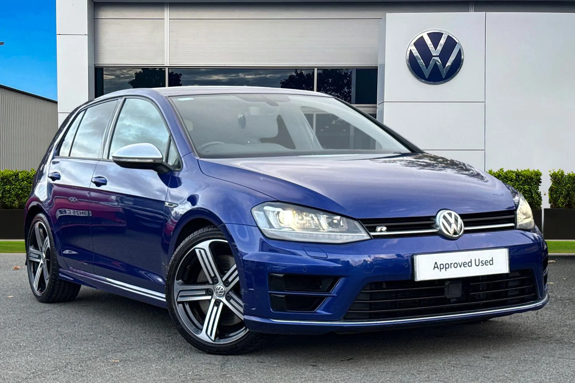 DU65UFZ Volkswagen Golf 2.0 TSI R 5dr DSG | Adaptive cruise control | Parking Sensors Image #1