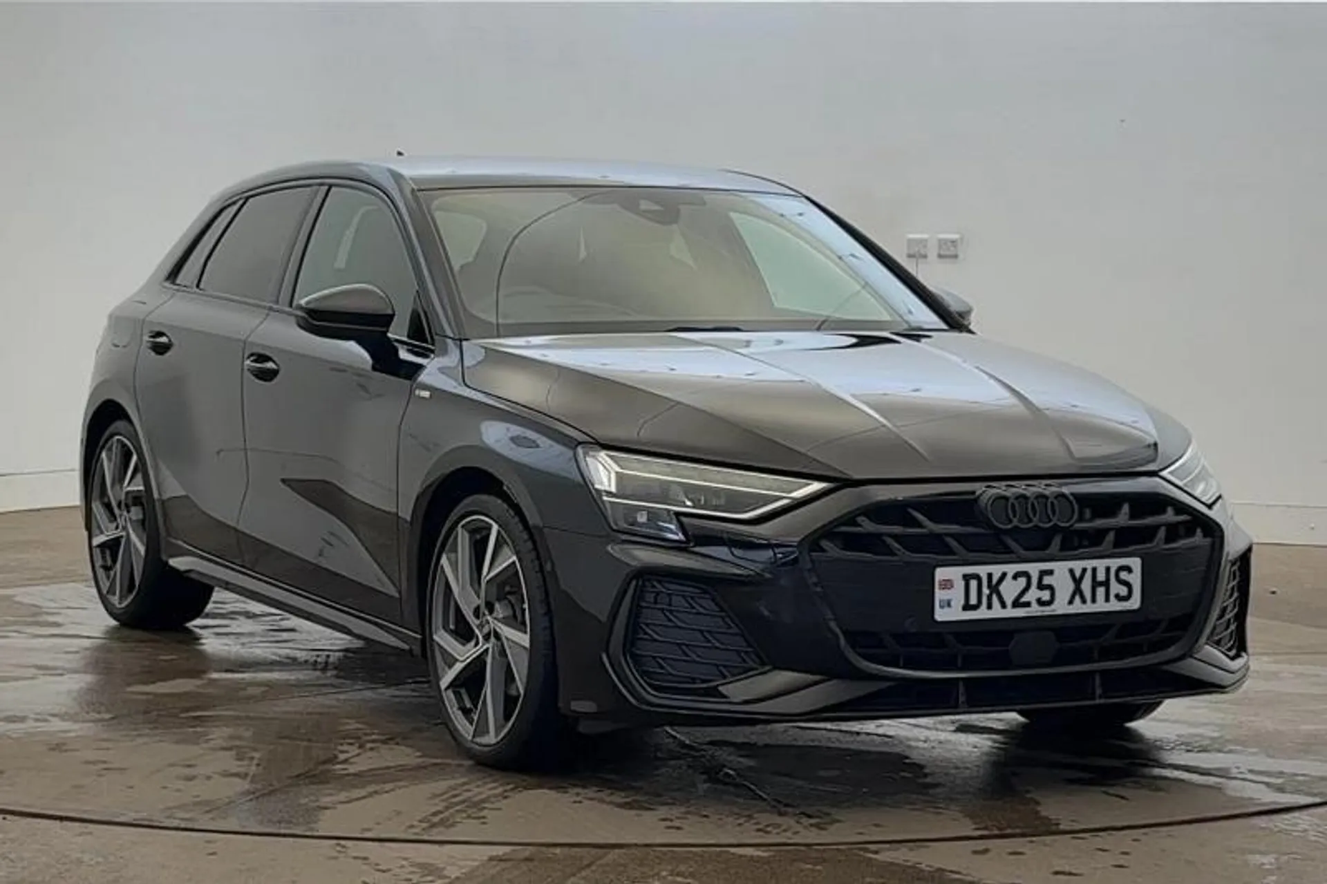 DK25XHS Audi A3 Black Edition 35 TFSI  150 PS S tronic Image #1