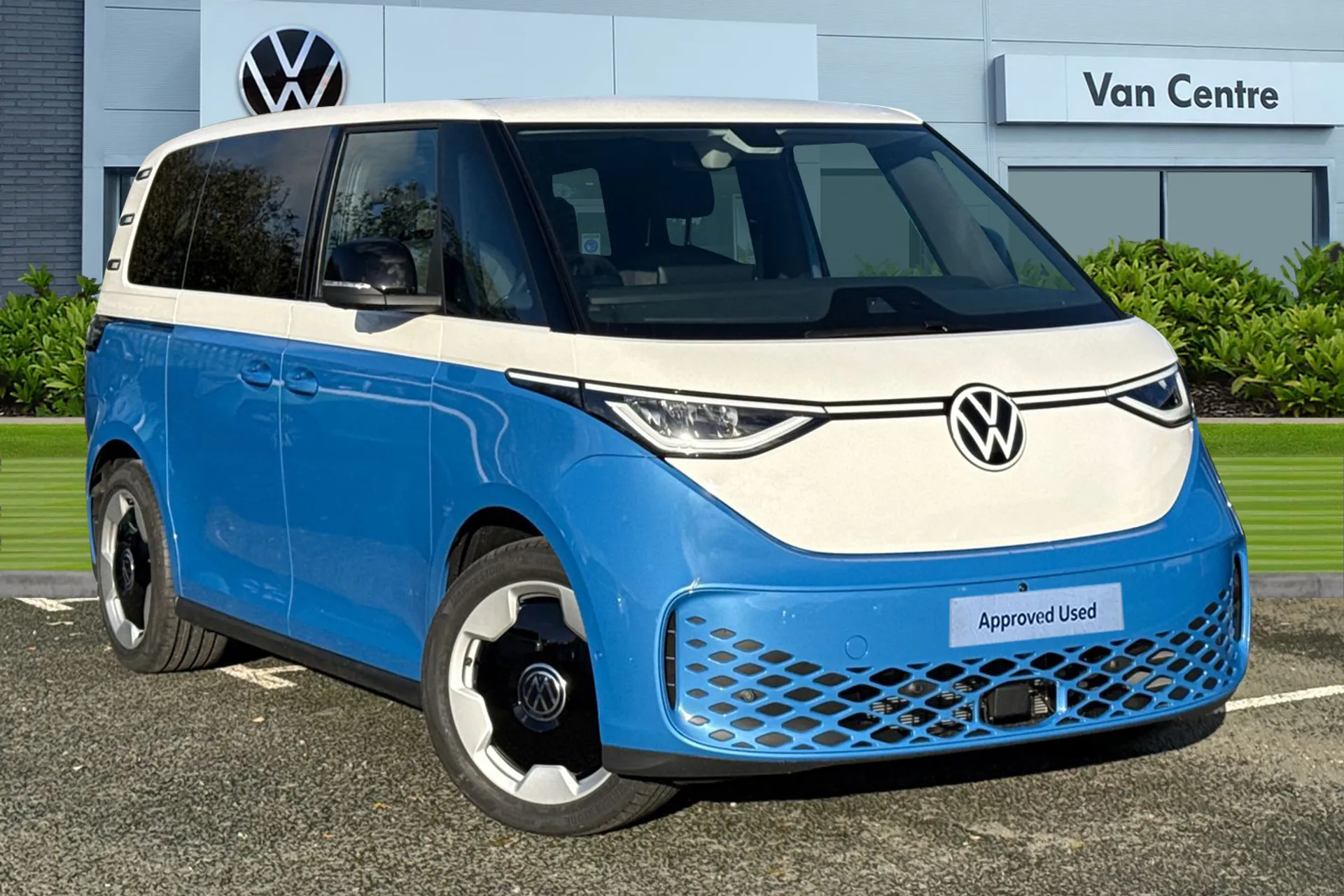 CX75JZH Volkswagen ID. Buzz Pro 79kWh Life MPV 5dr Electric Auto (SWB, 5Seat) (286 ps) Image #1