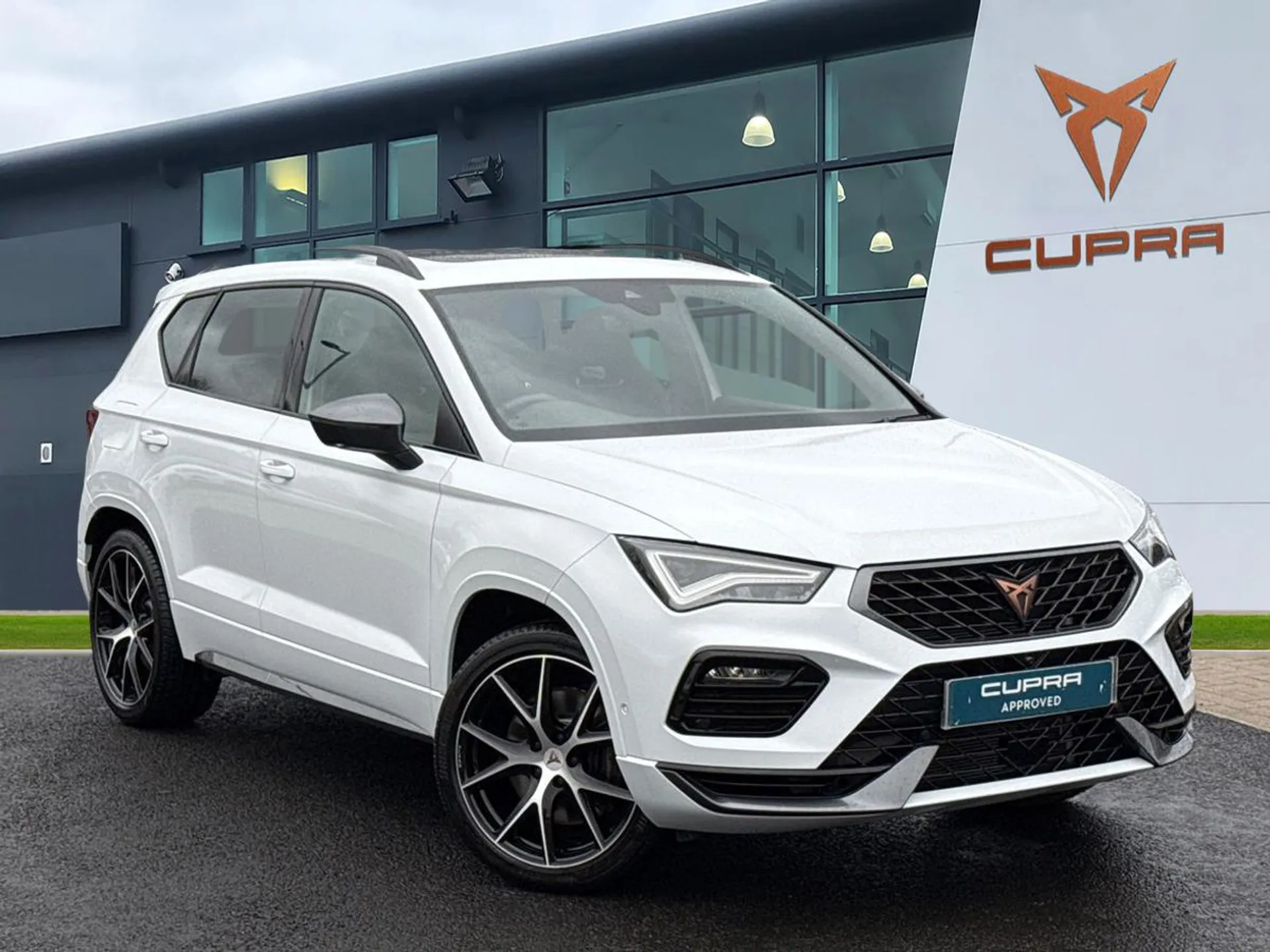 KP25DYD CUPRA Ateca 2.0 TSI VZ2 5dr DSG 4Drive **PANORAMIC SUNROOF** Image #1