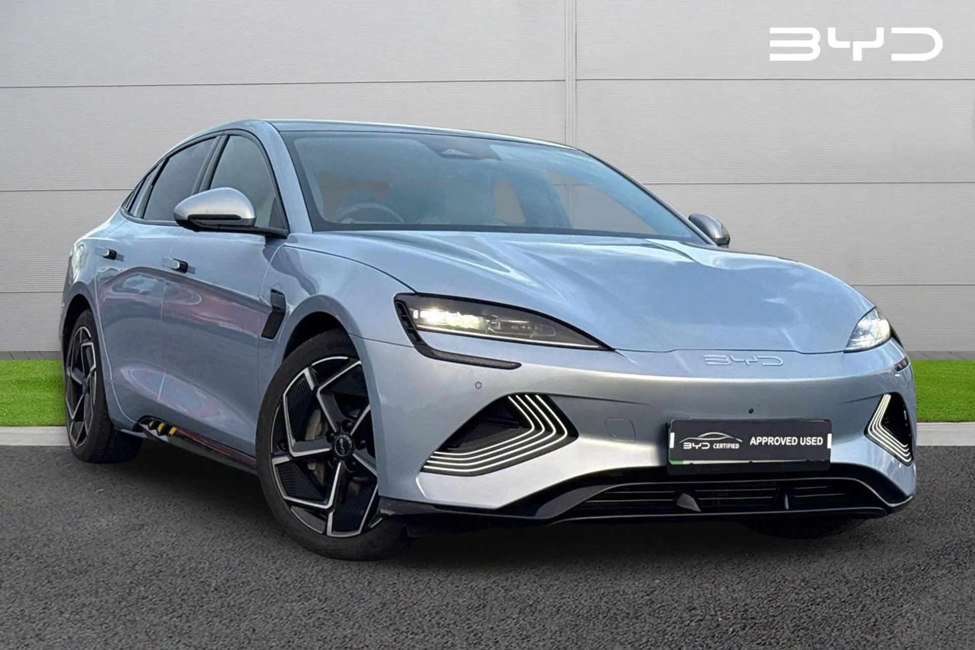 DG75OYS BYD SEAL 82.5kWh Design Auto 4dr Image #1