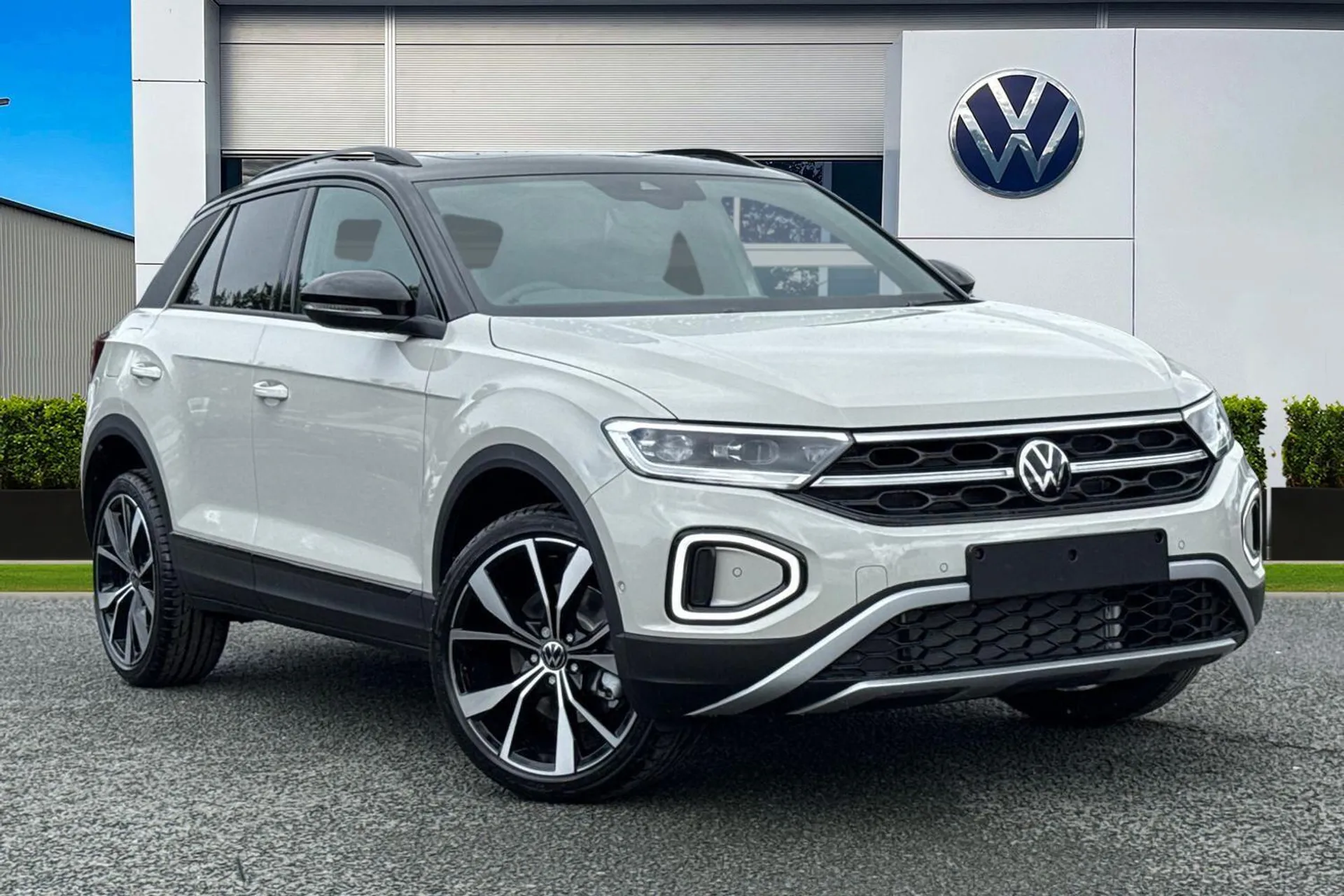 Volkswagen T-Roc 1.5 TSI Style Design Euro 6 (s/s) 5dr Image #1