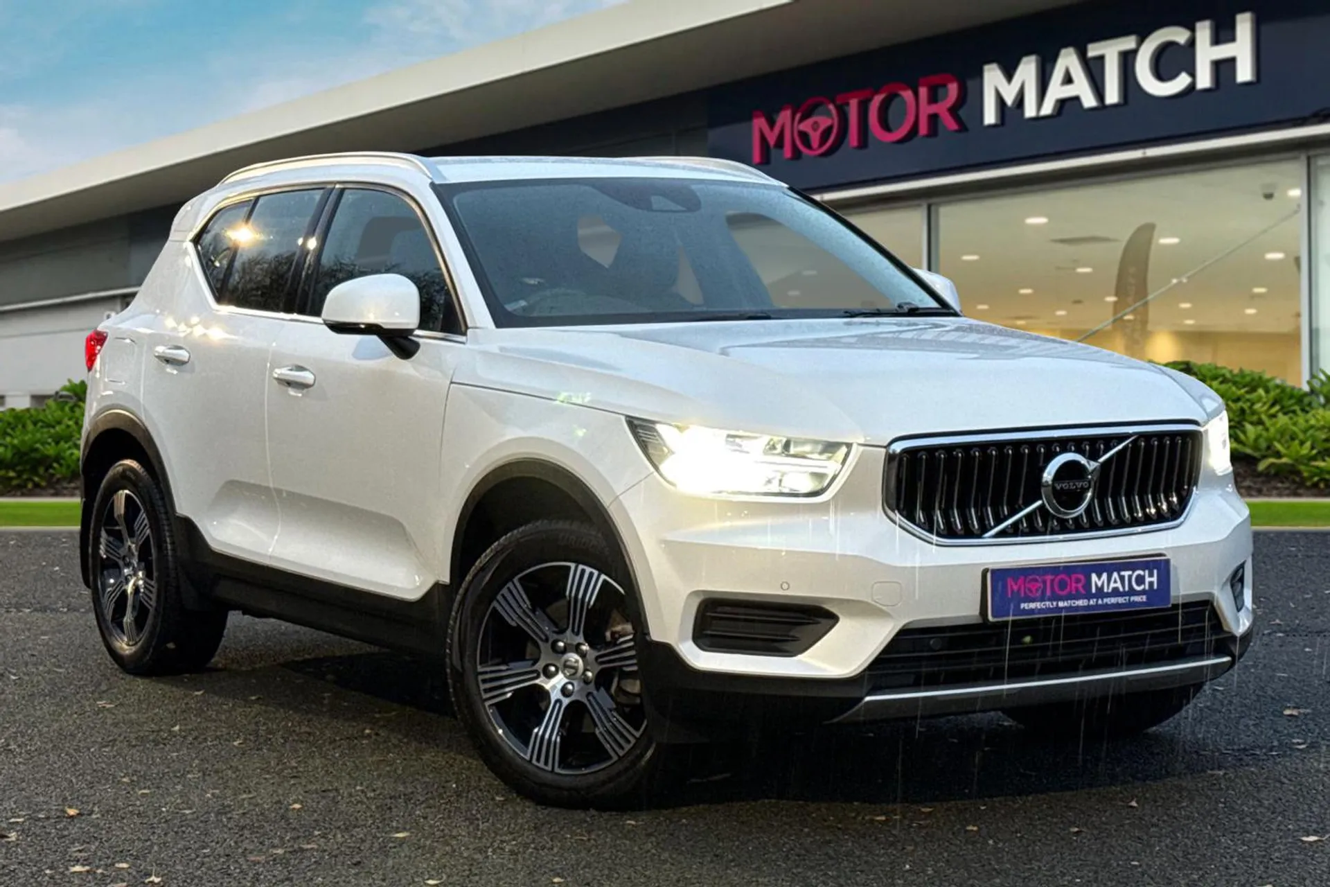 SC71MWO Volvo Xc40 2.0 B4P Inscription 5dr AWD Auto Image #1