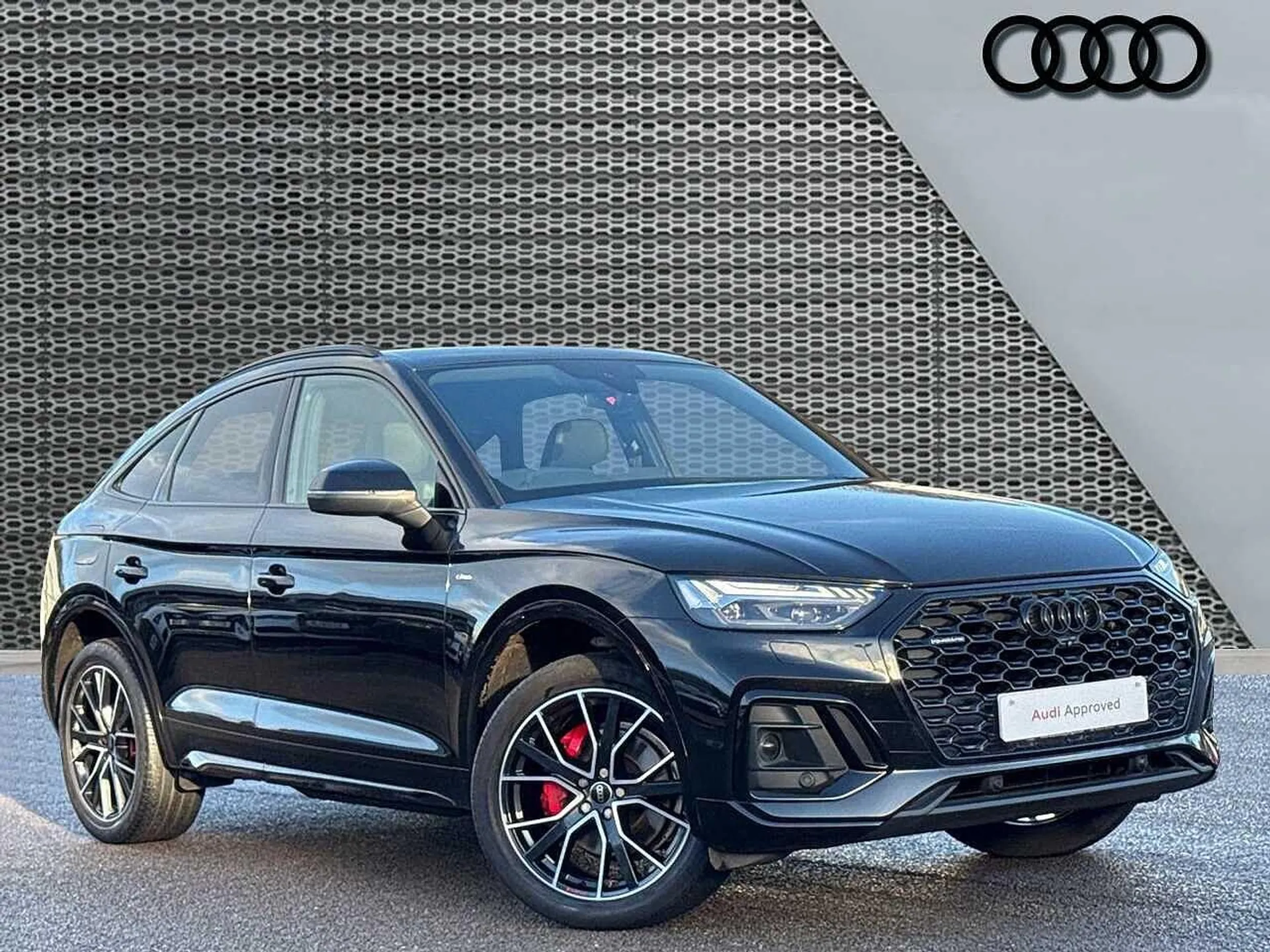 DH73HGC Audi Q5 Edition 1 40 TDI quattro 204 PS S tronic Image #1