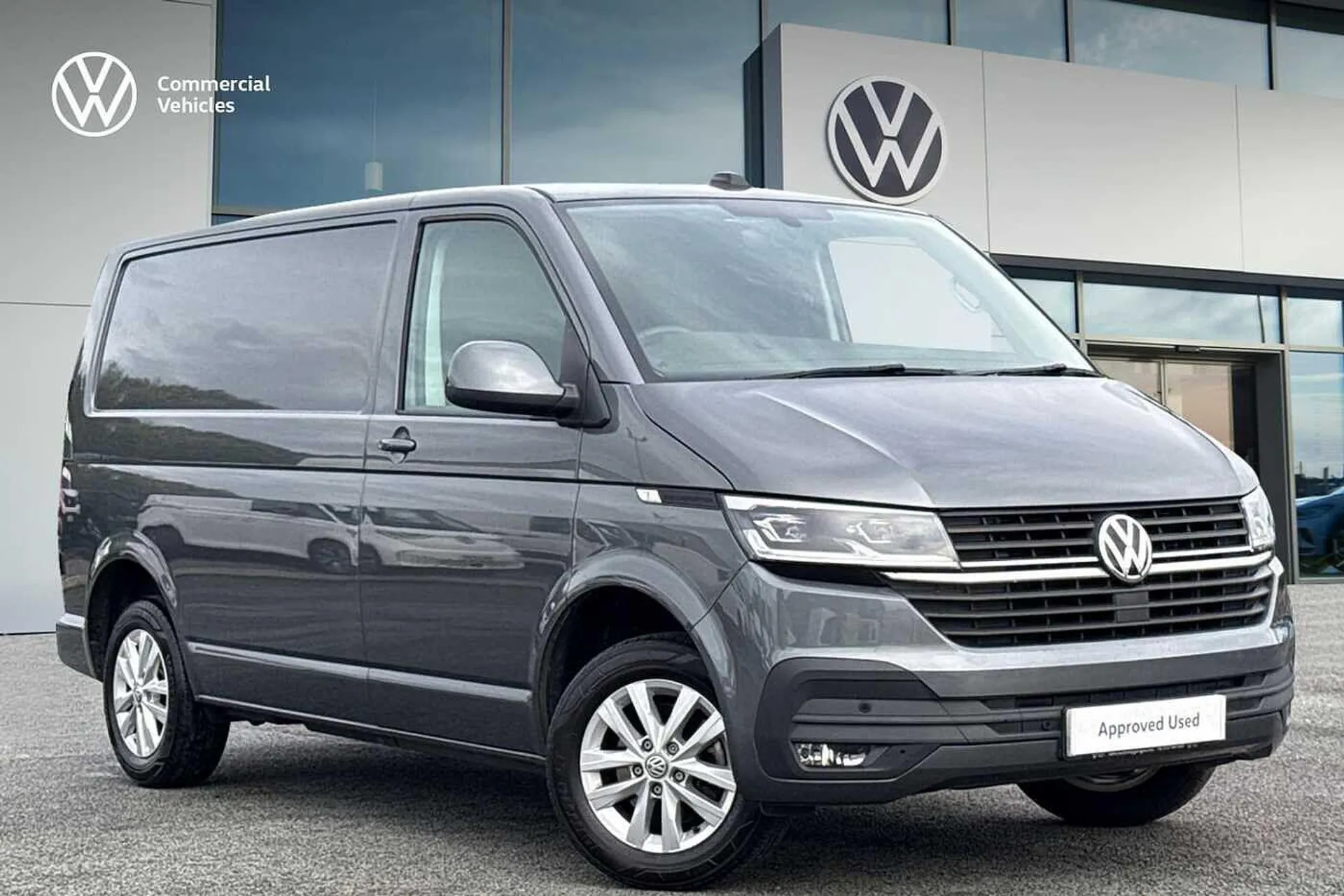 DE74WPP Volkswagen Transporter 2.0 TDI 110 Highline Van Image #1