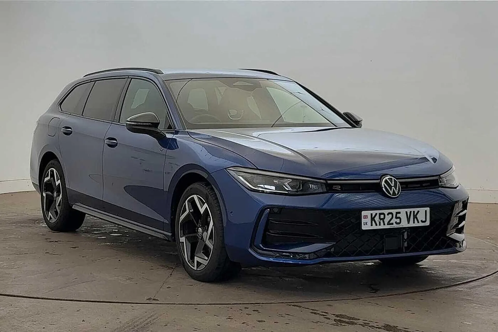 KR25VKJ Volkswagen Passat 1.5 TSI eHybrid R-Line 5dr DSG Image #1