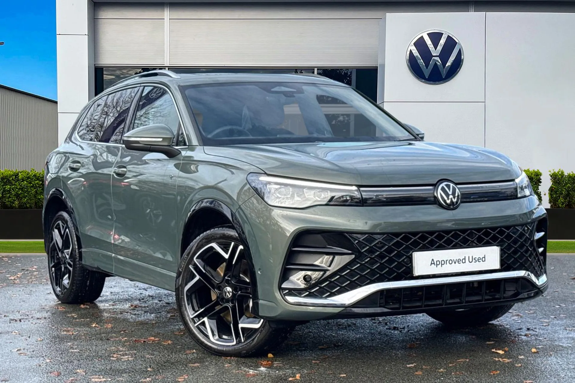 DF25KWK Volkswagen Tiguan 1.5 TSI 272 eHybrid R-Line 5dr DSG Image #1