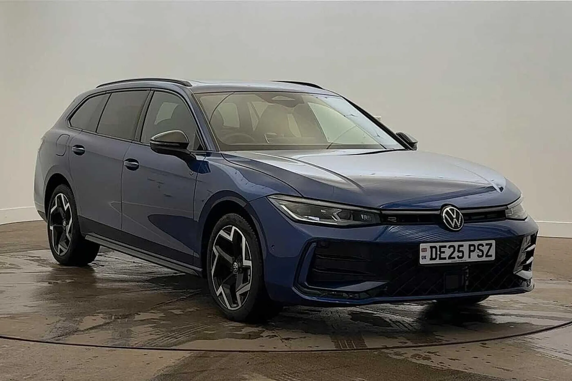 DE25PSZ Volkswagen Passat 1.5 TSI eHybrid 272 R-Line 5dr DSG **PAN ROOF, INFO PACK, DRIVER PACK** Image #1