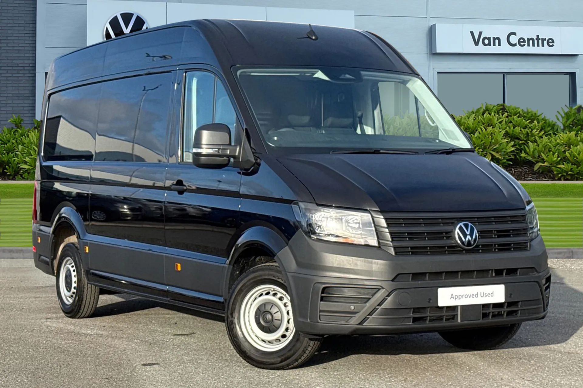 DF75ULO Volkswagen Crafter CR30 Commerce MWB 140 PS FWD - 25 Model Year/Low Roof/Camera Image #1