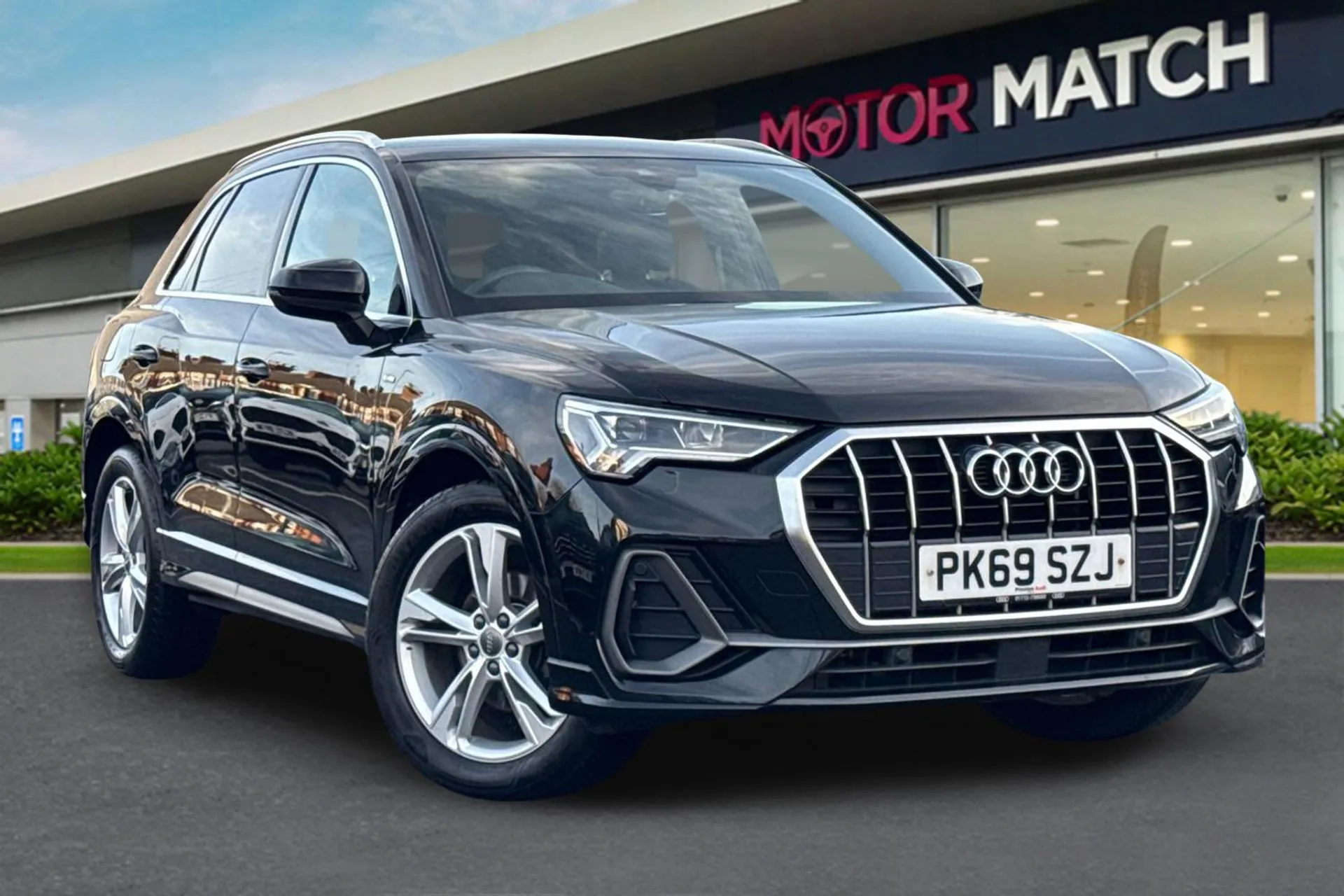 PK69SZJ Audi Q3 2.0 TDI 35 S line S Tronic Euro 6 (s/s) 5dr Image #1