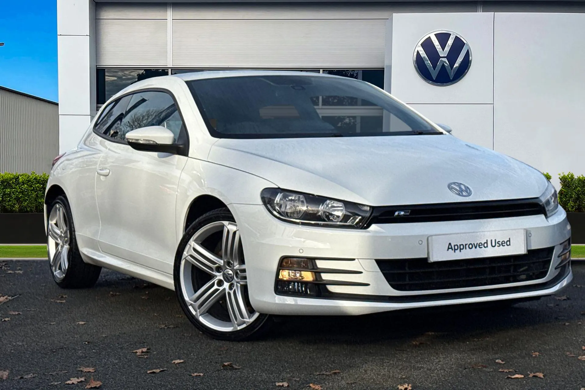 NA17ENH Volkswagen Scirocco 2.0 TDi BlueMotion Tech R-Line 3dr DSG | Heated Seats | Leather Trim Image #1