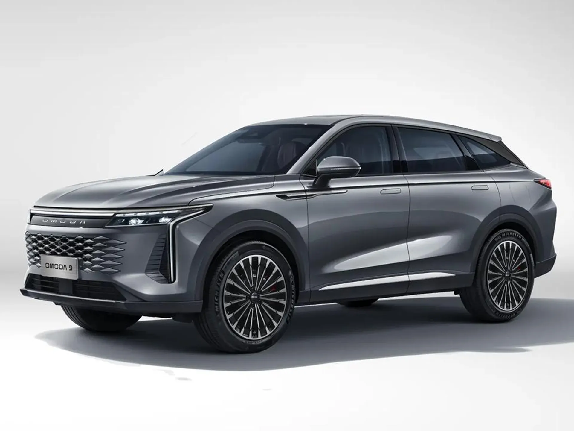 Omoda 9 1.5T SHS 34.46kWh Noble DHT3 4WD Euro 6 (s/s) 5dr Image #1