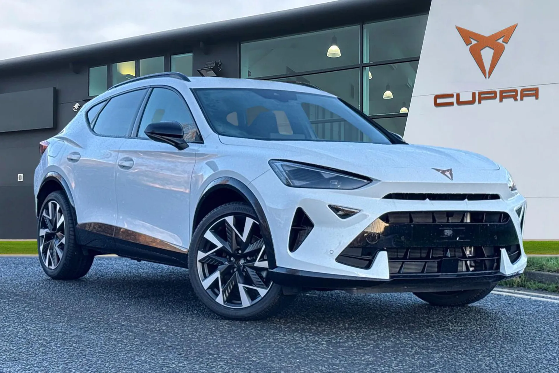 DC25YNZ CUPRA Formentor 1.5 eHybrid 25.8kWh V2 DSG Euro 6 (s/s) 5dr Image #1