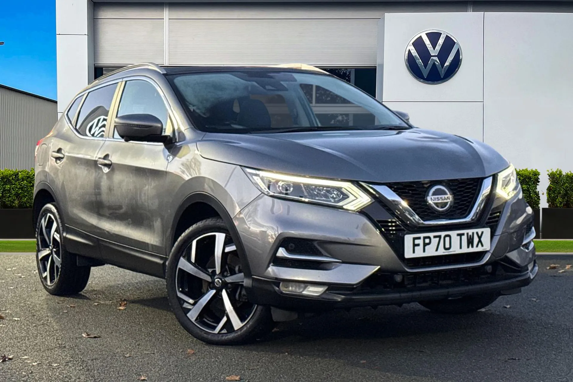 FP70TWX Nissan Qashqai 1.3 DIG-T N-Motion DCT Auto Euro 6 (s/s) 5dr Image #1