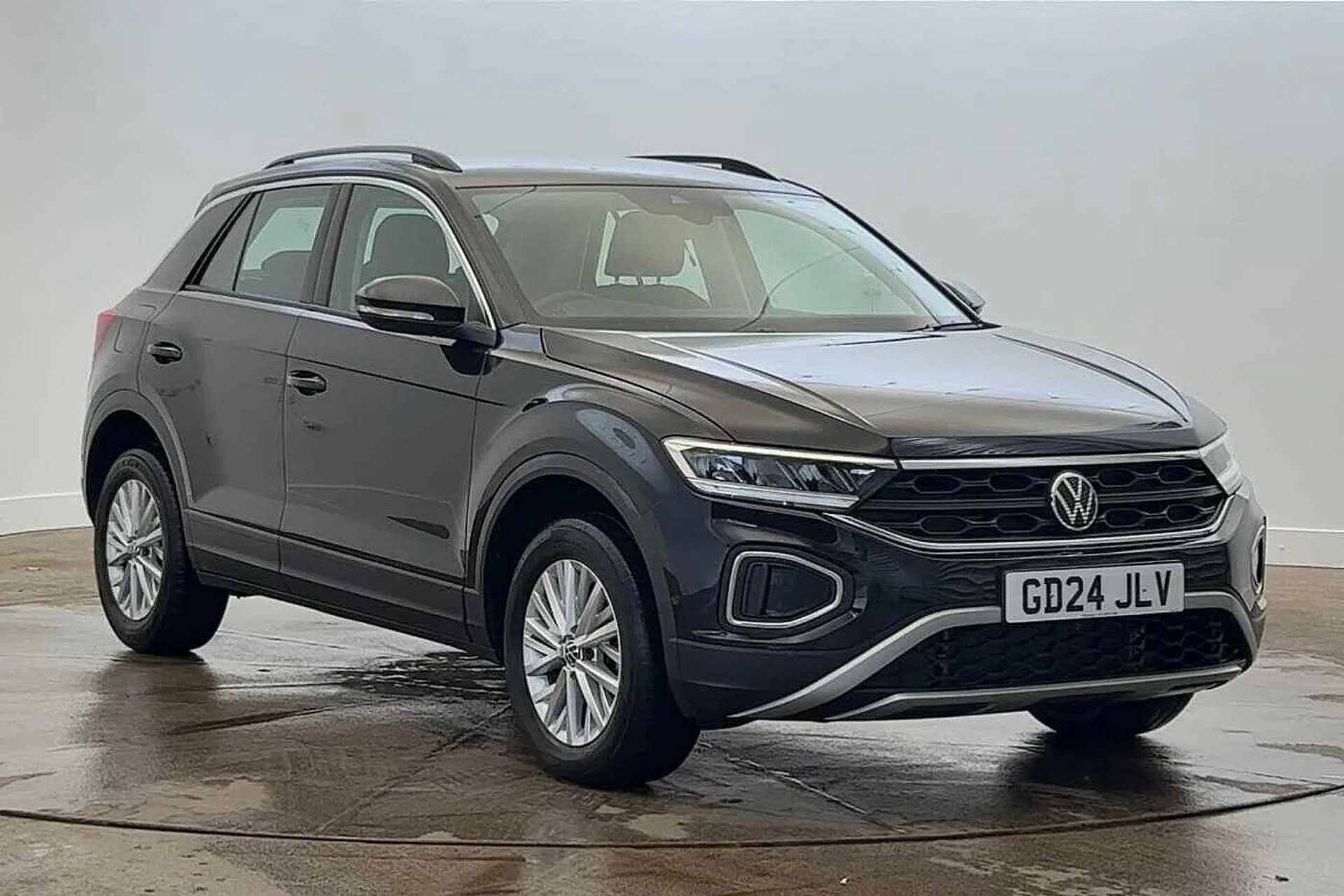 GD24JLV Volkswagen T-Roc 1.5 TSI Life 5dr Image #1