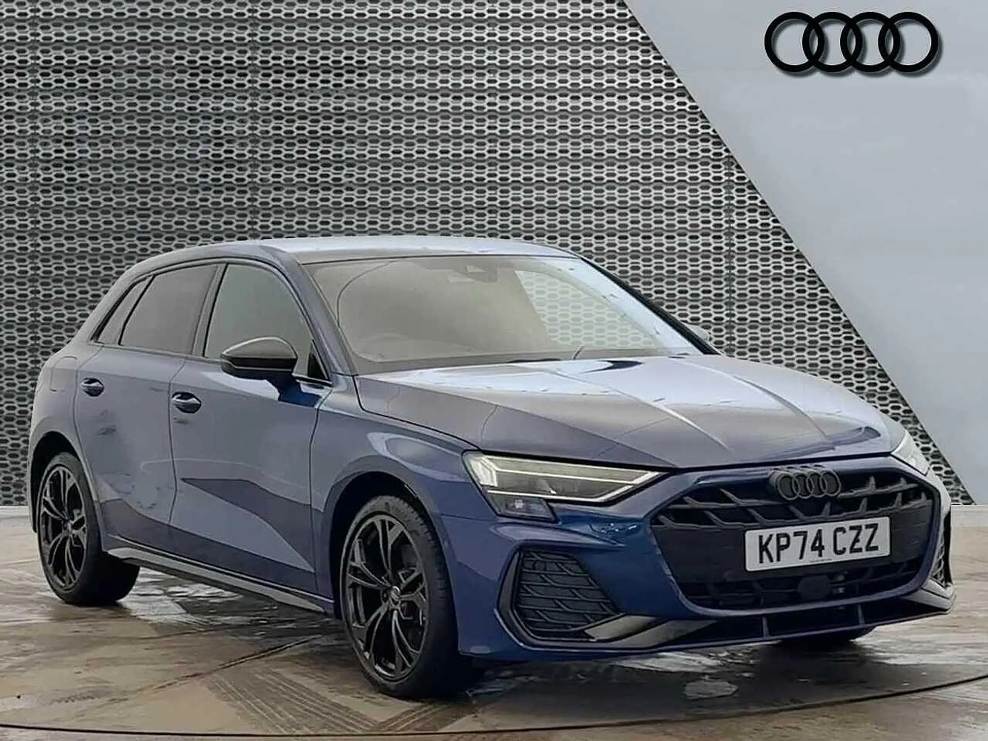 KP74CZZ Audi A3 Black Edition 40 TFSI e 204 PS S tronic Image #1
